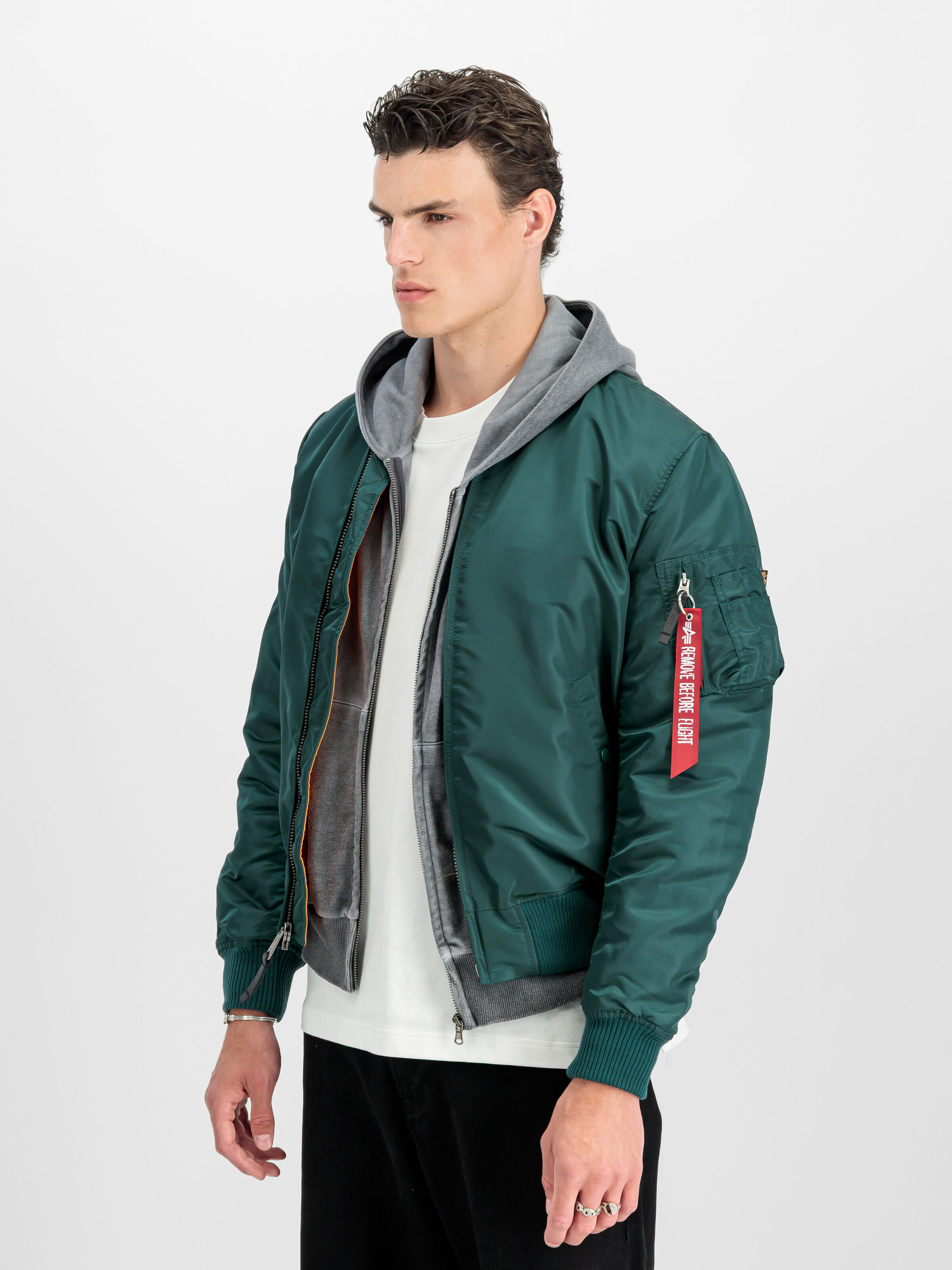 MA-1 VF 59 Bomber Jacket Force Green 191118_720_2_model_00002_186971