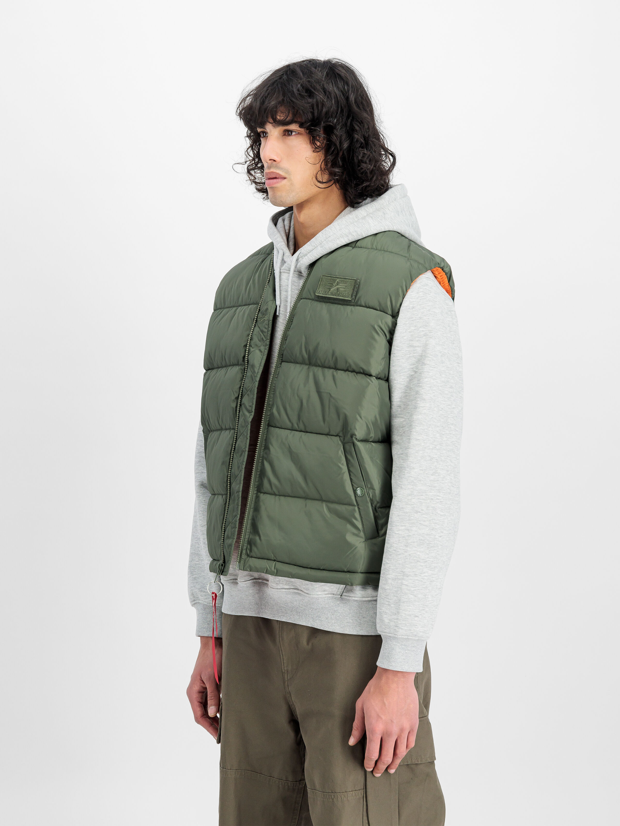 Puffer Vest sage-green 118109_01_2_model_00003_128331