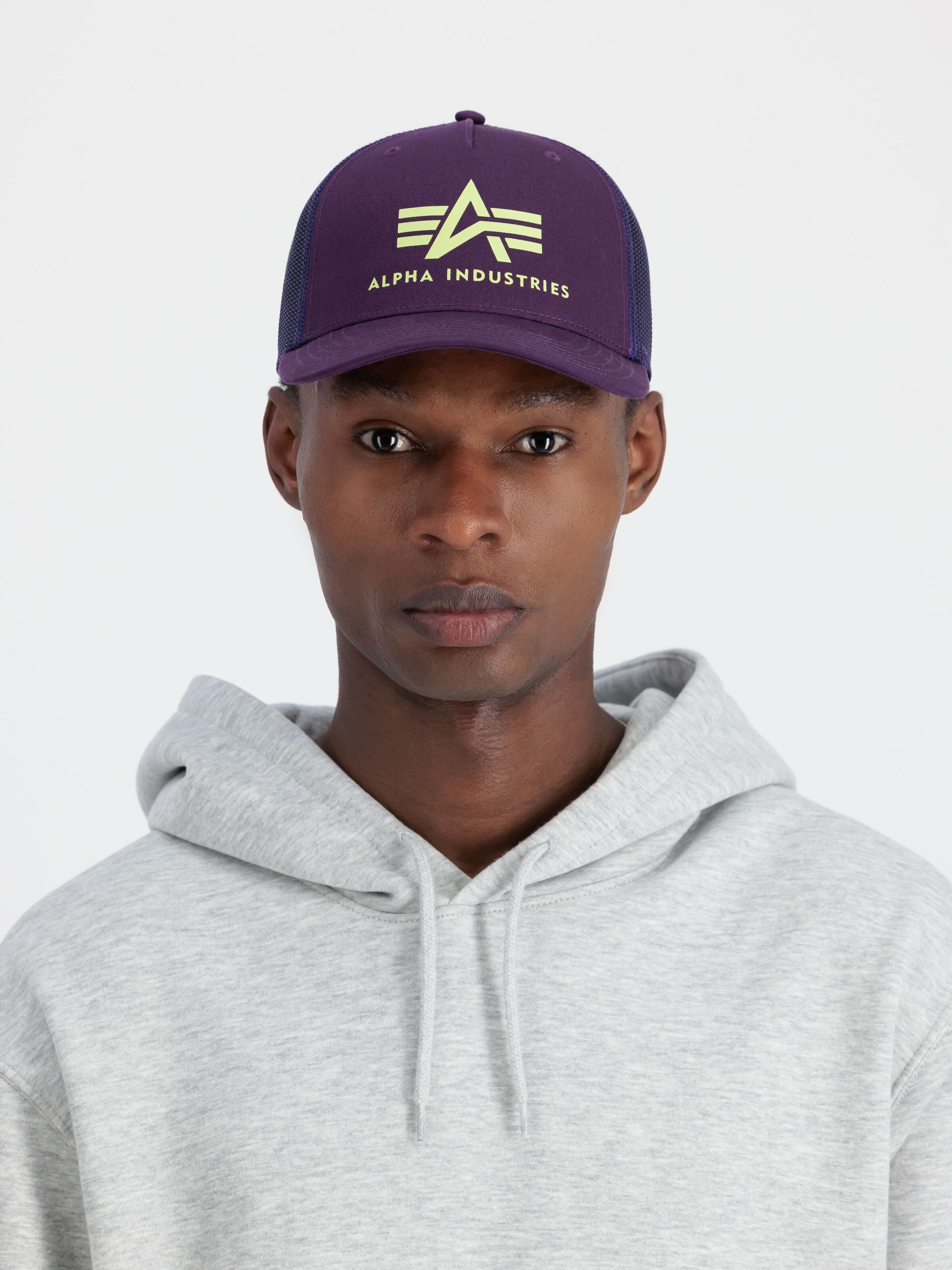 Basic Trucker Cap Plum 186902_719_2_model_00001_97416