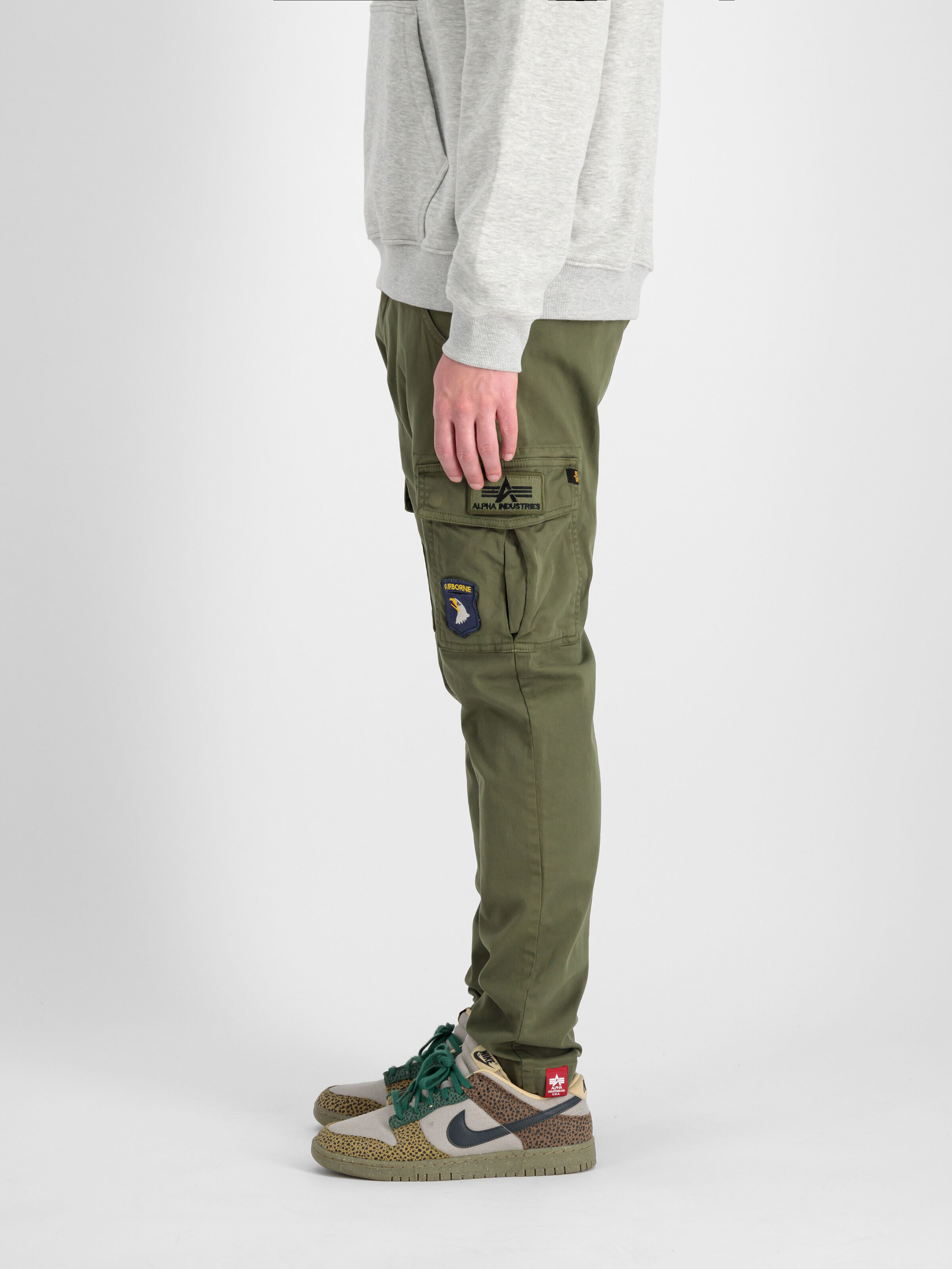 Petrol Patch Pant dark olive 178207_142_2_model_00004_97635