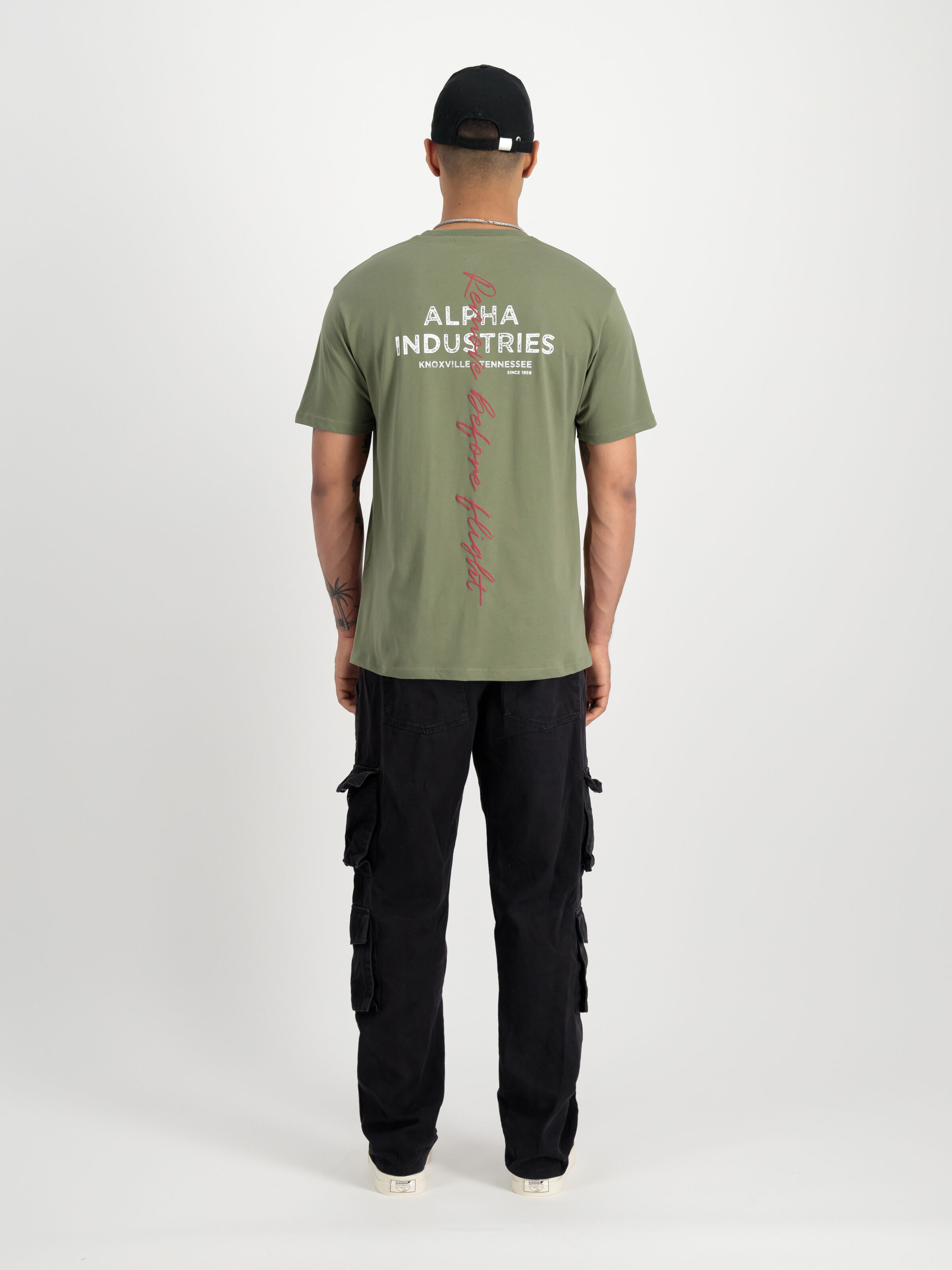 Signature Backprint T-Shirt sage-green 148516_01_2_model_00002_98199