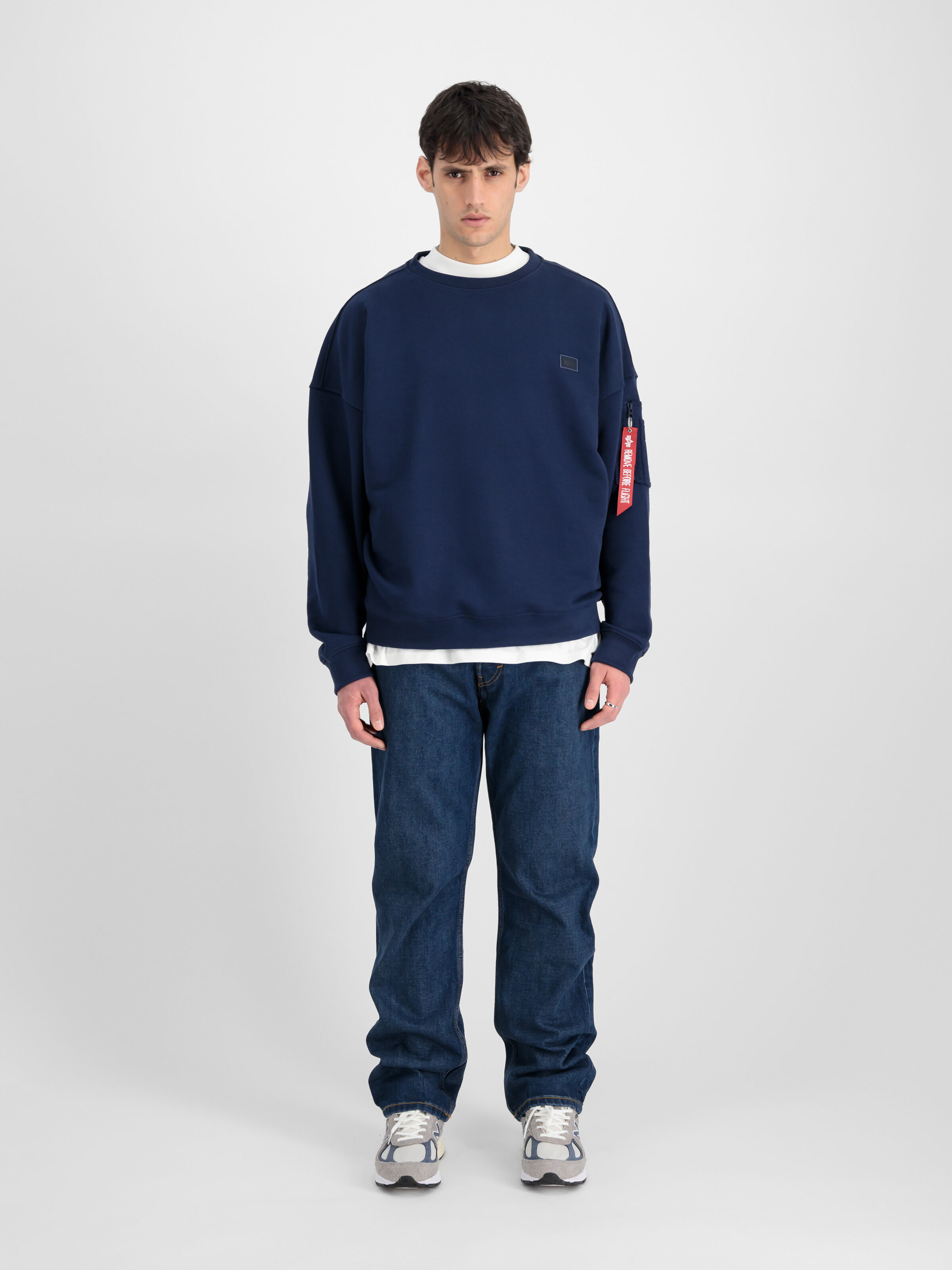 Alpha Essentials Rubber Logo Sweatshirt ultra navy 146303_697_2_model_00001_99180