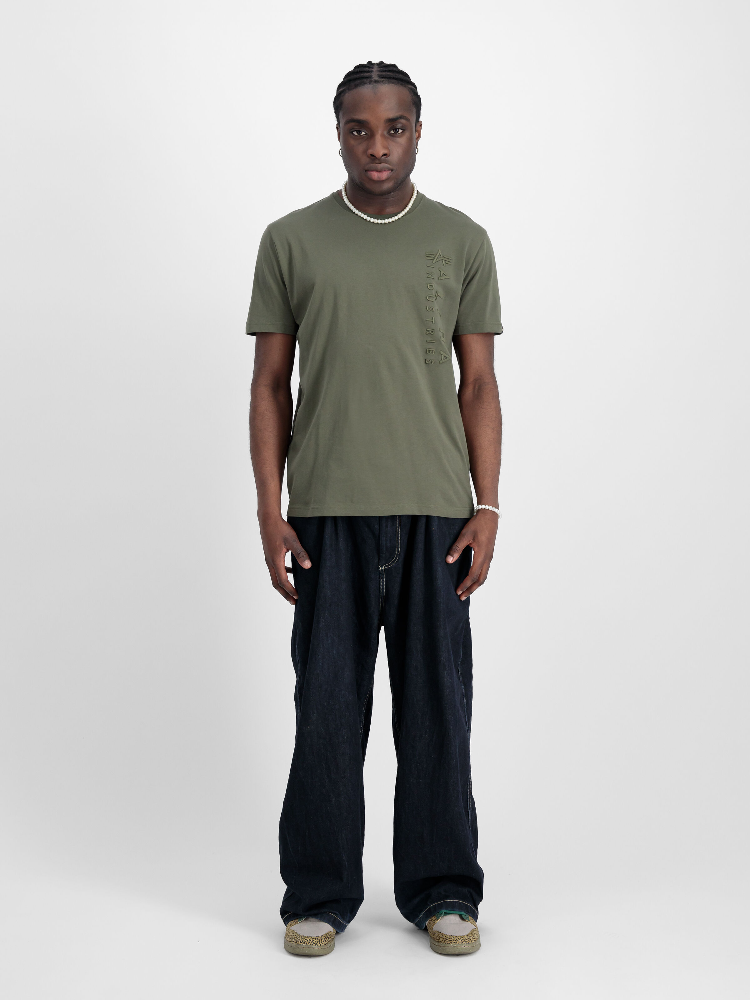 Embroidery T-Shirt dark olive 138500_142_2_model_00001_129483