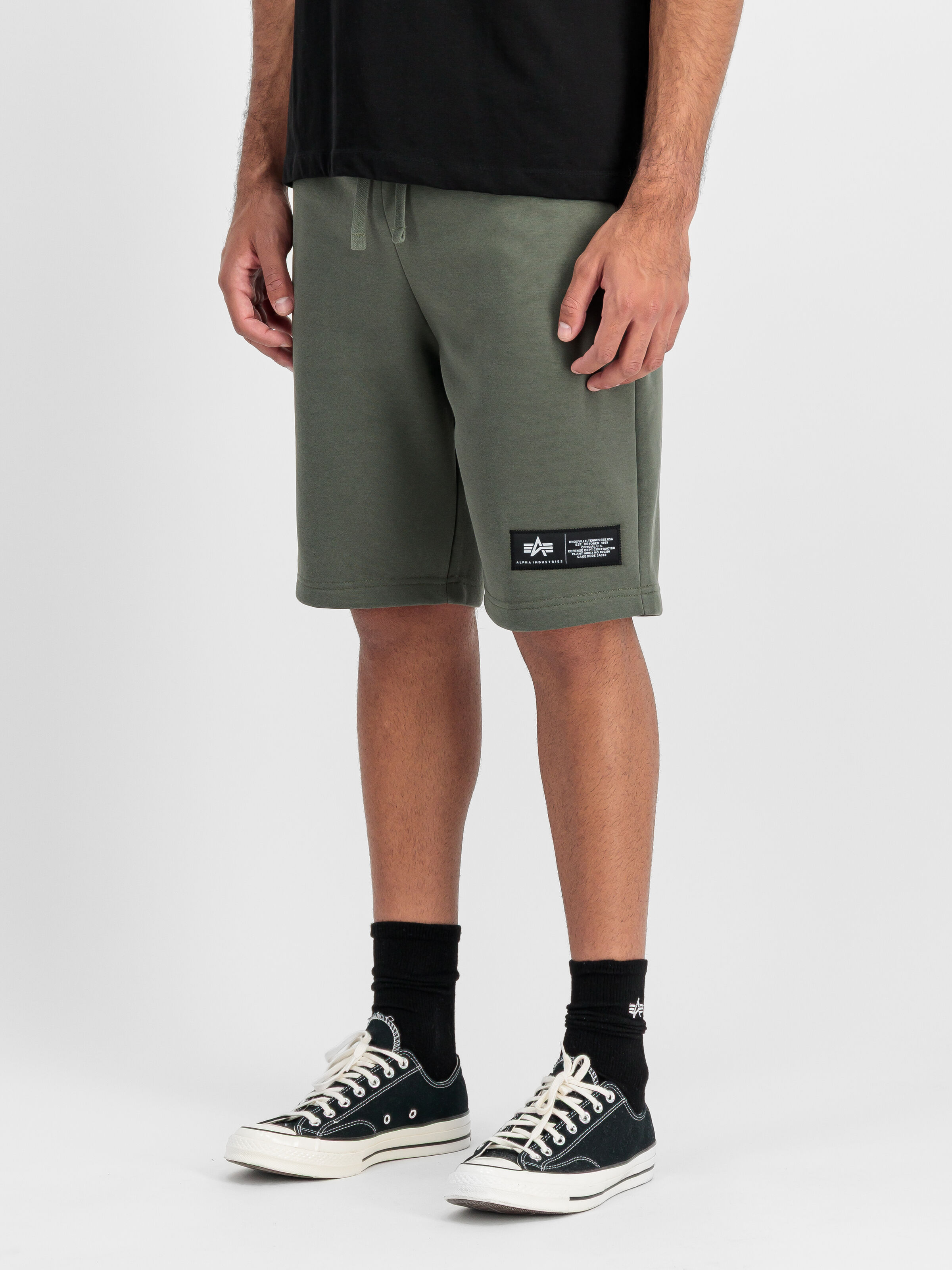 Label Jogger Short dark olive 266363_142_2_model_00002_210692.jpg