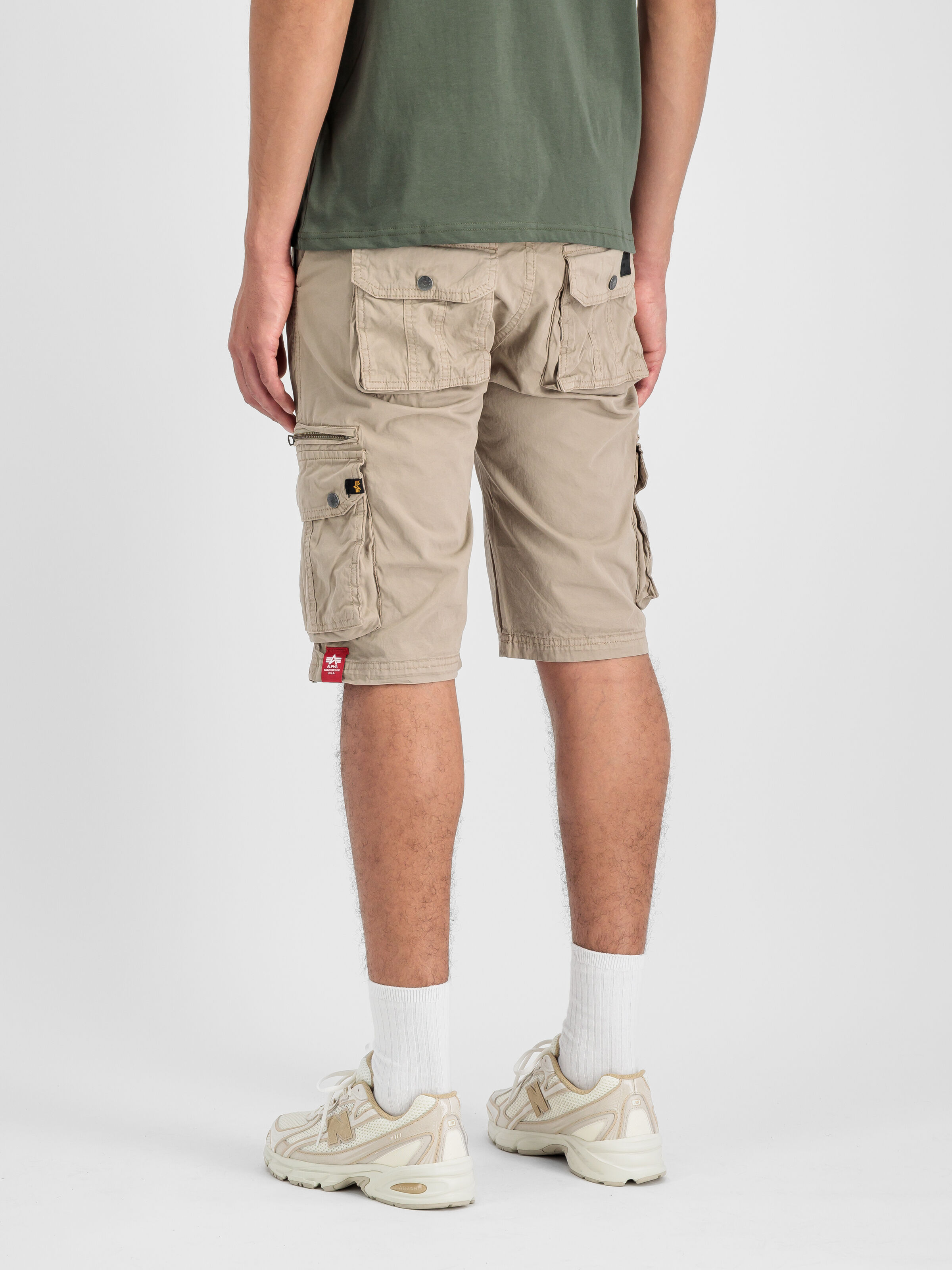 Alpha Short vintage sand 136250_679_2_model_00002_184661