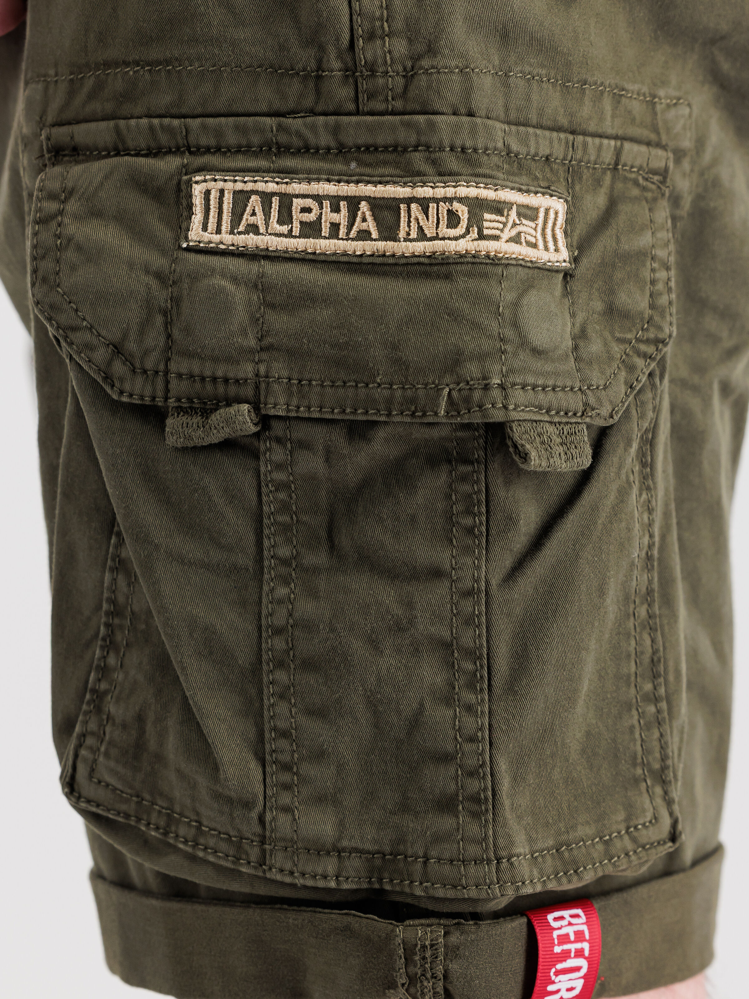 Crew Short dark olive 176203_142_3_detail_00001_216203