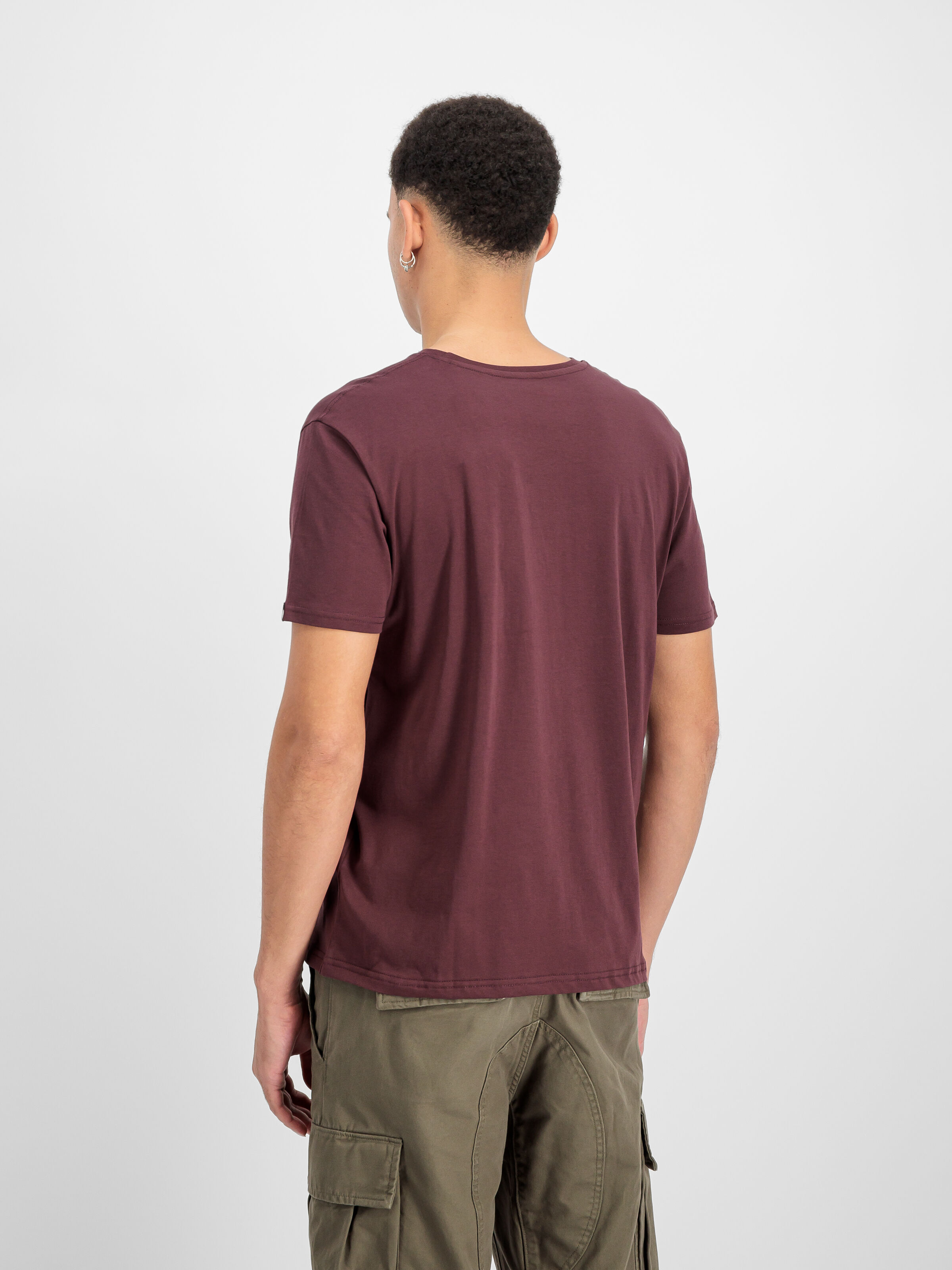 Basic Big Logo T-Shirt deep maroon 100501_21_2_model_00003_184370