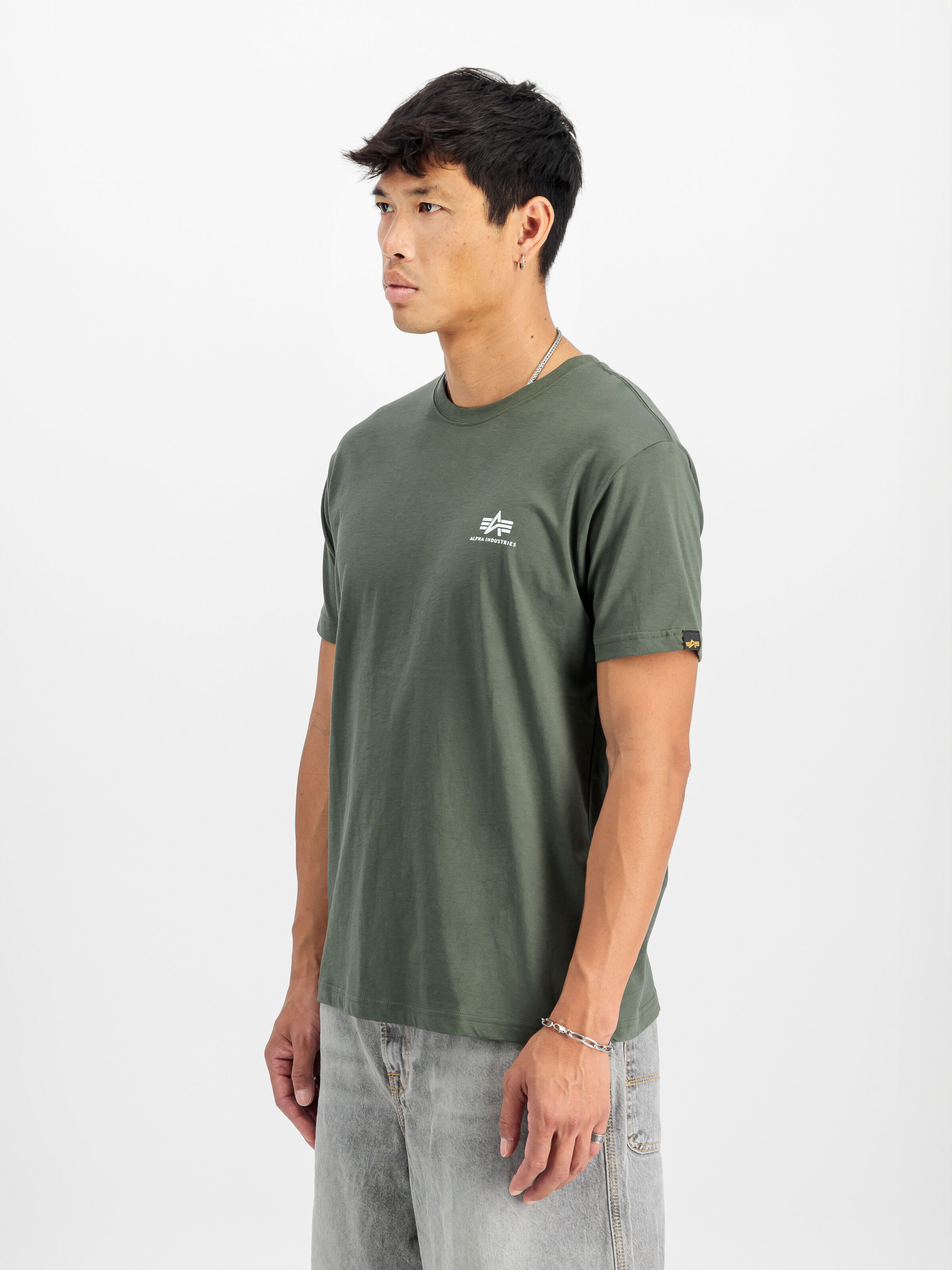 Basic Small Logo T-Shirt dark olive 188505_142_2_model_00003_233450