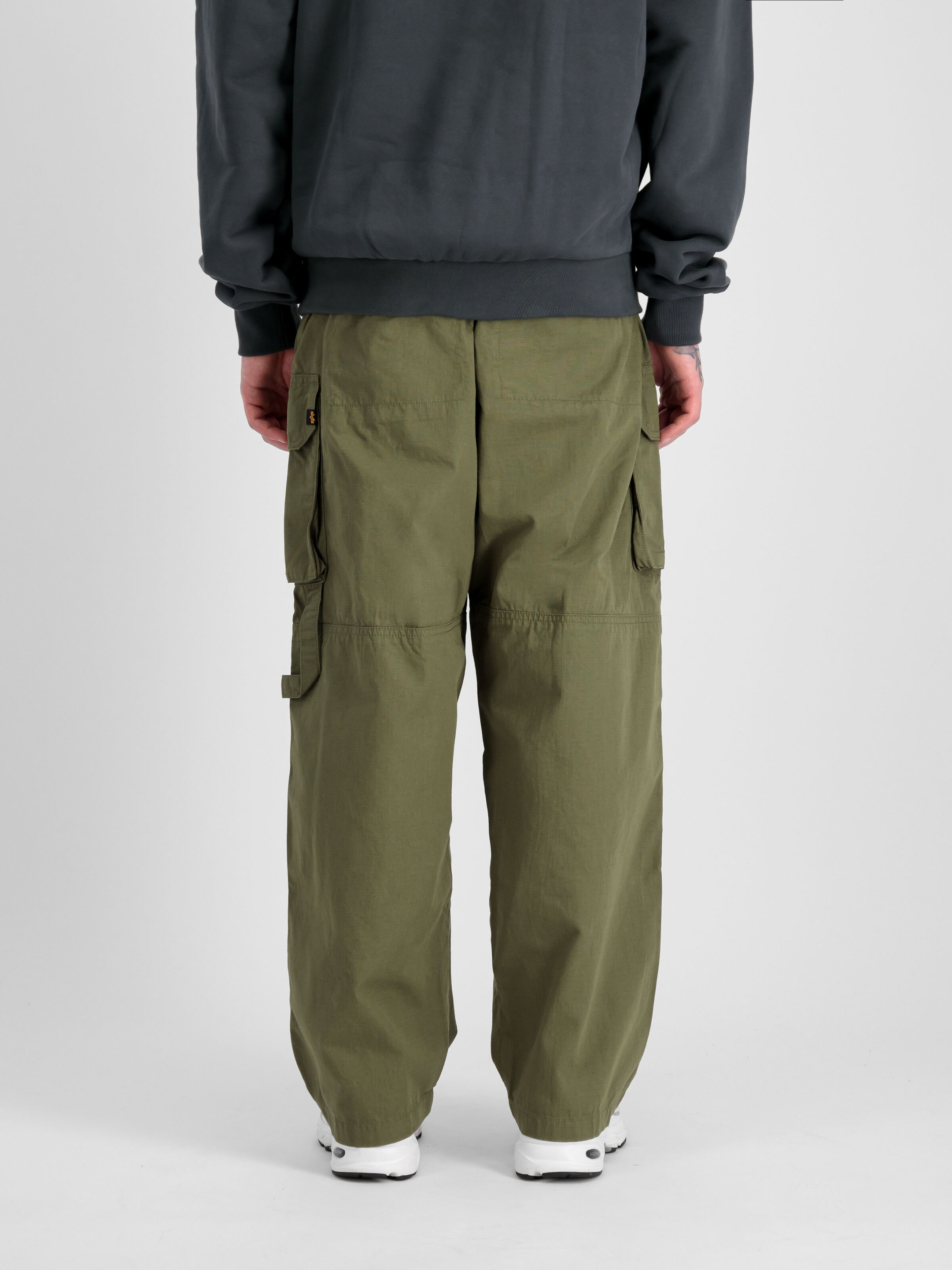 Ripstop Patchwork Pant dark olive 148203_142_2_model_00006_98708