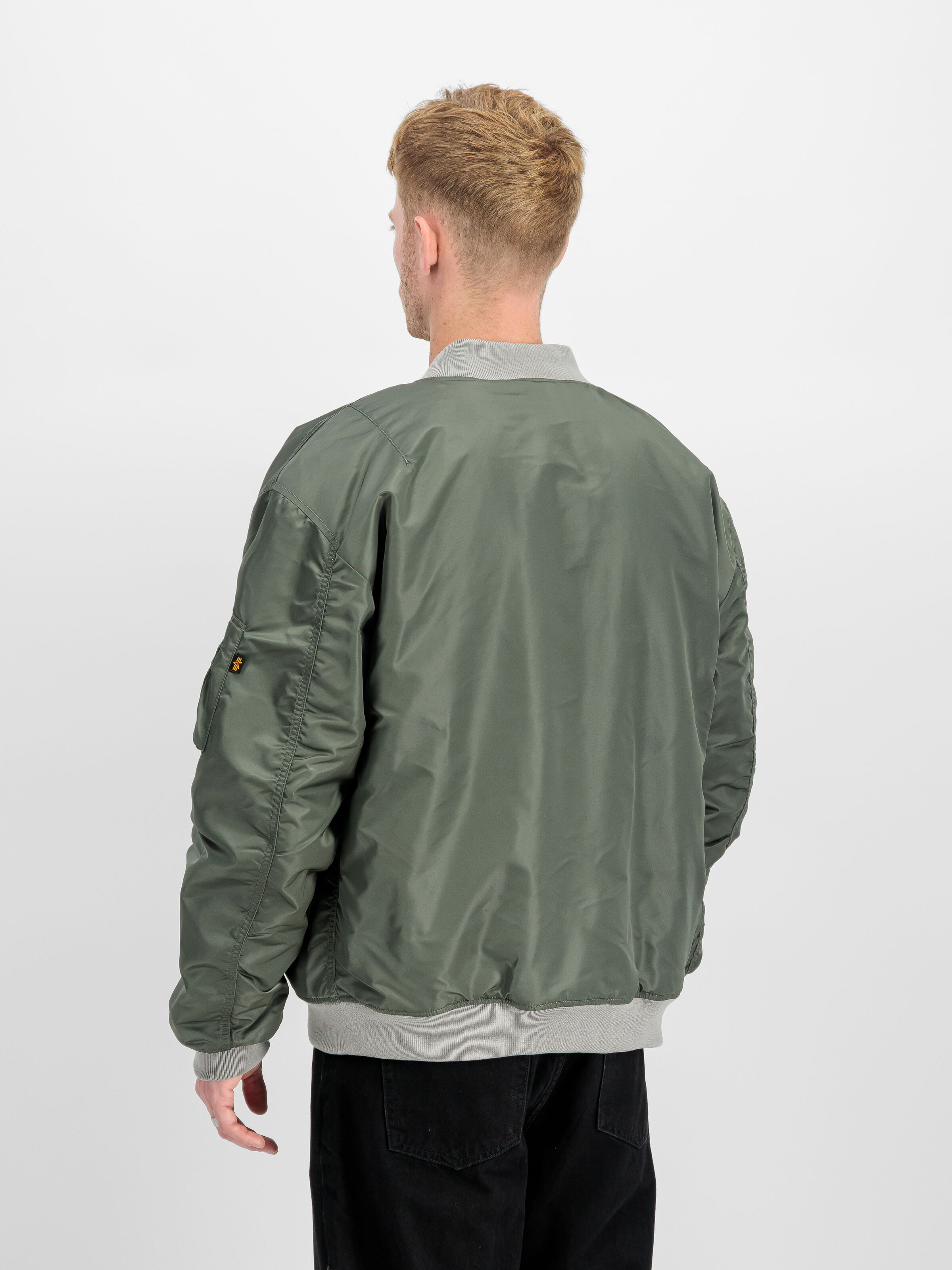 MA-1 CS Bomber Jacket vintage green 136136_432_2_model_00003_188336