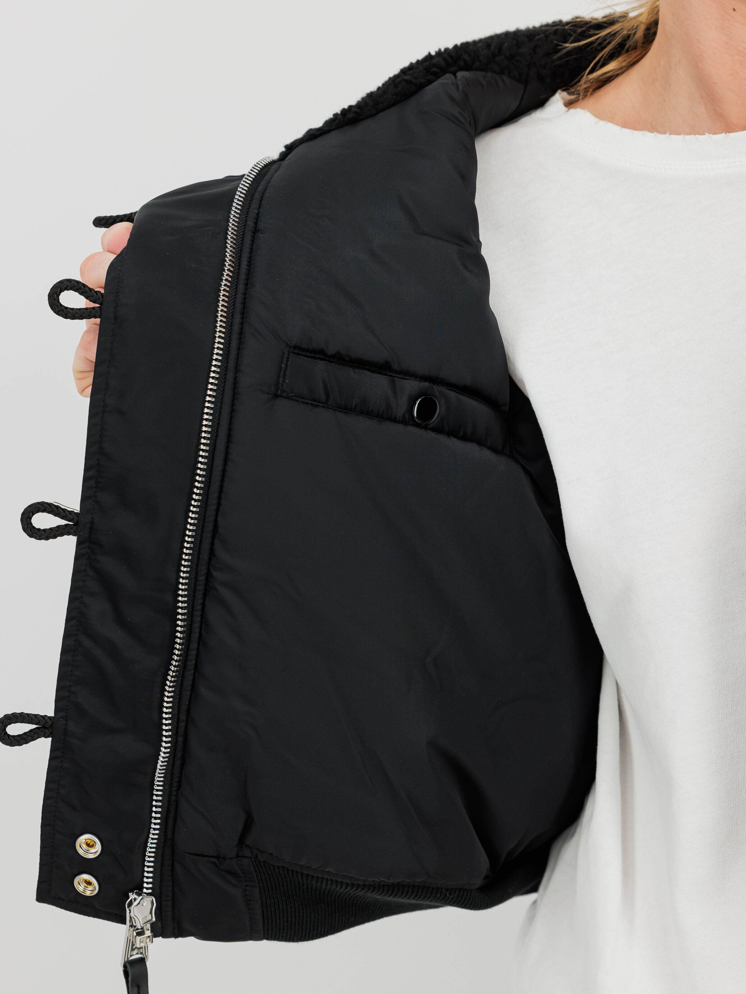 N-2B Cropped Winter Jacket Women black 268001_03_3_detail_00001_245961