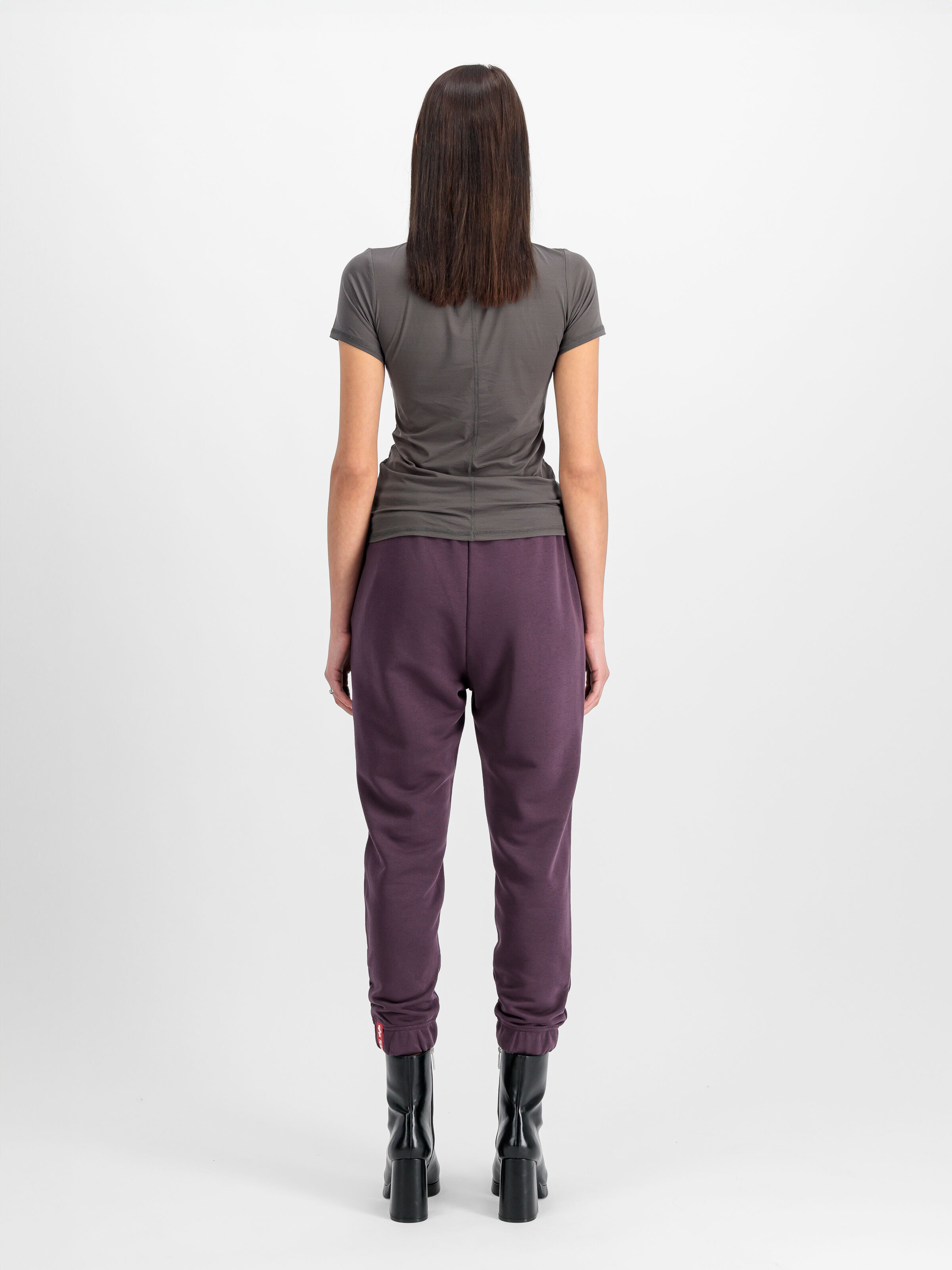 Basic Small Logo Jogger Women Plum 116051_719_2_model_00002_103798