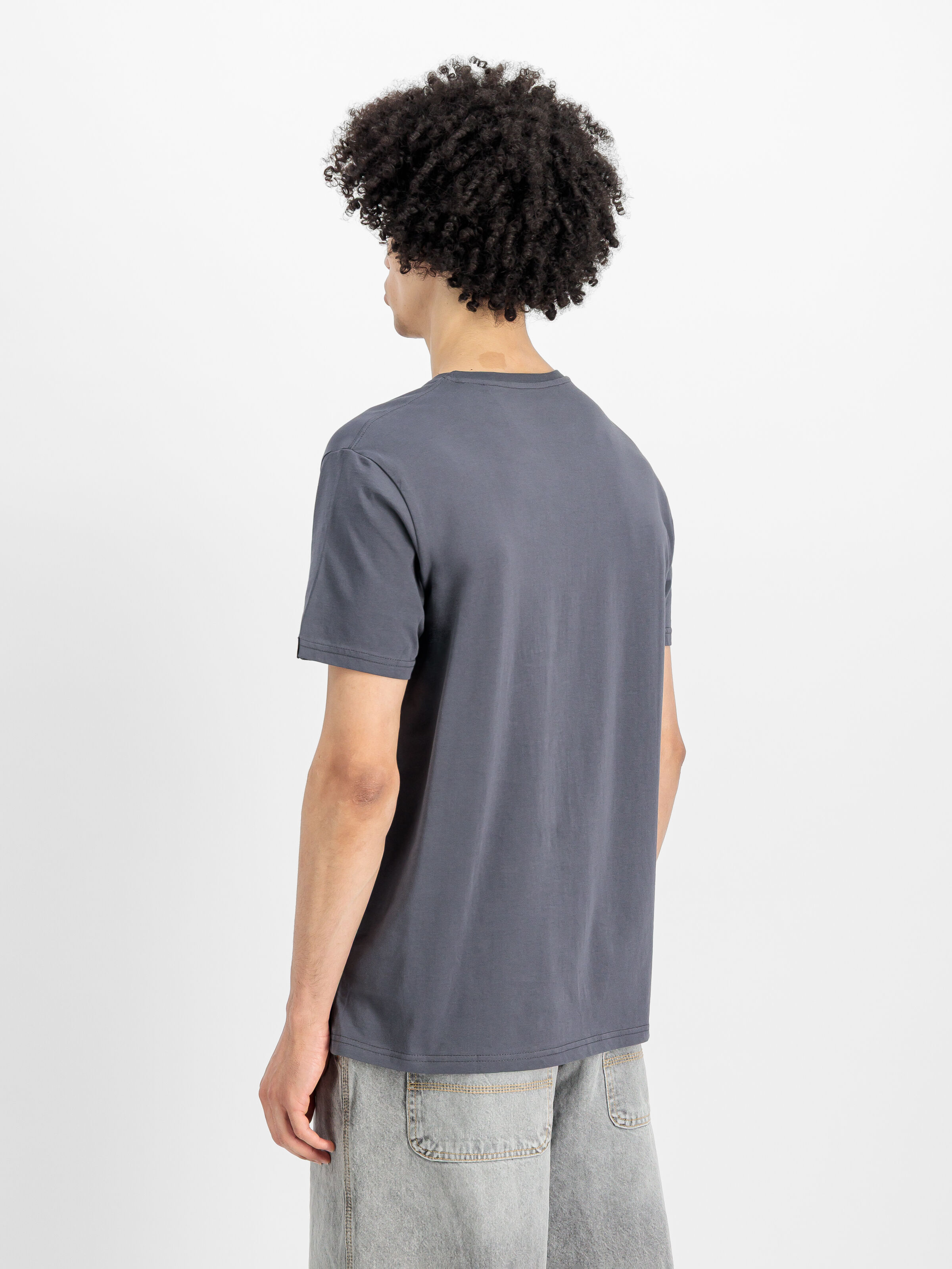 Basic Small Logo T-Shirt greyblack 188505_136_2_model_00003_155752