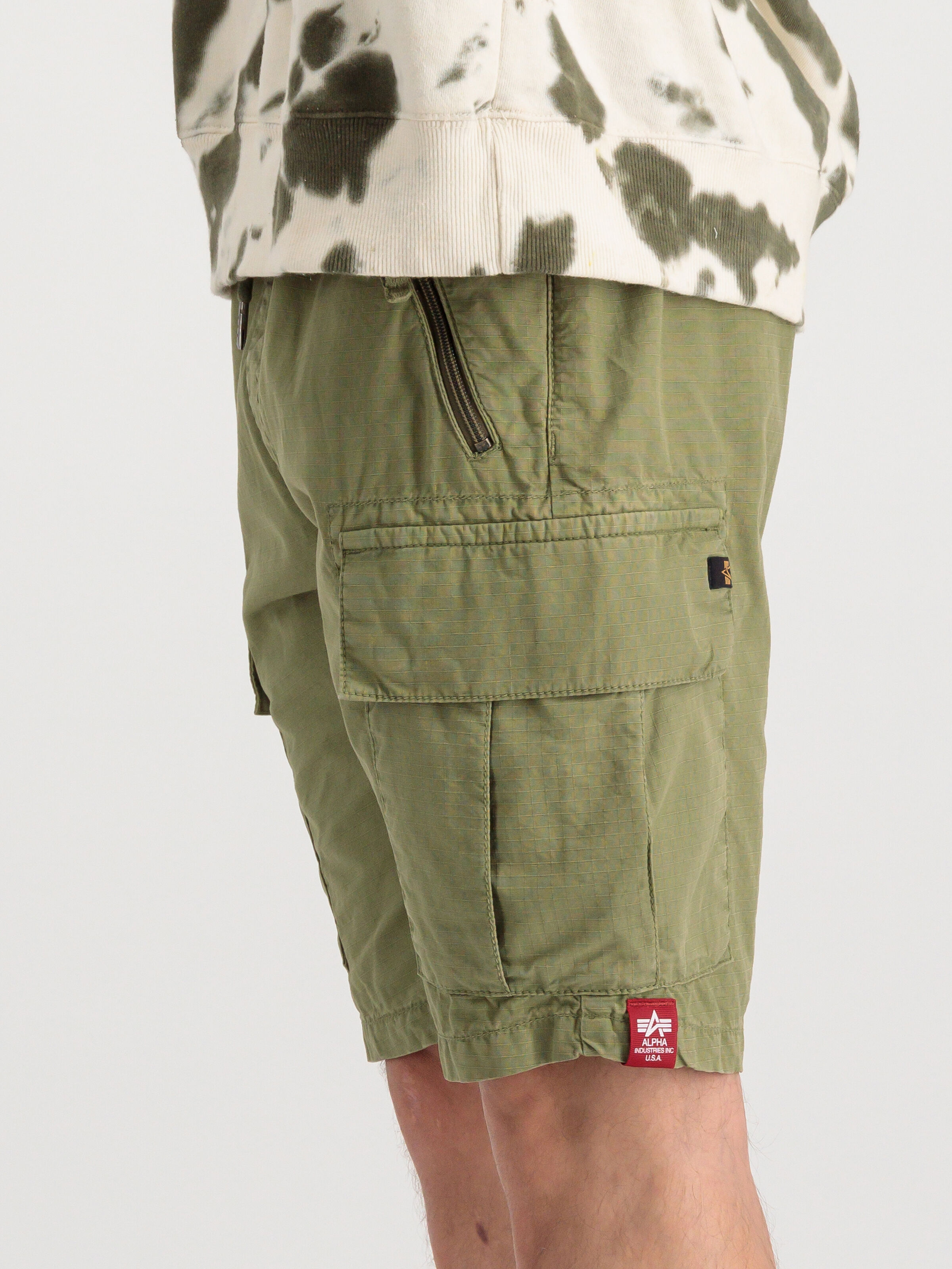 Ripstop Jogger Short olive 106250_11_alpha_industries_ripstop_jogger_short_004_182371