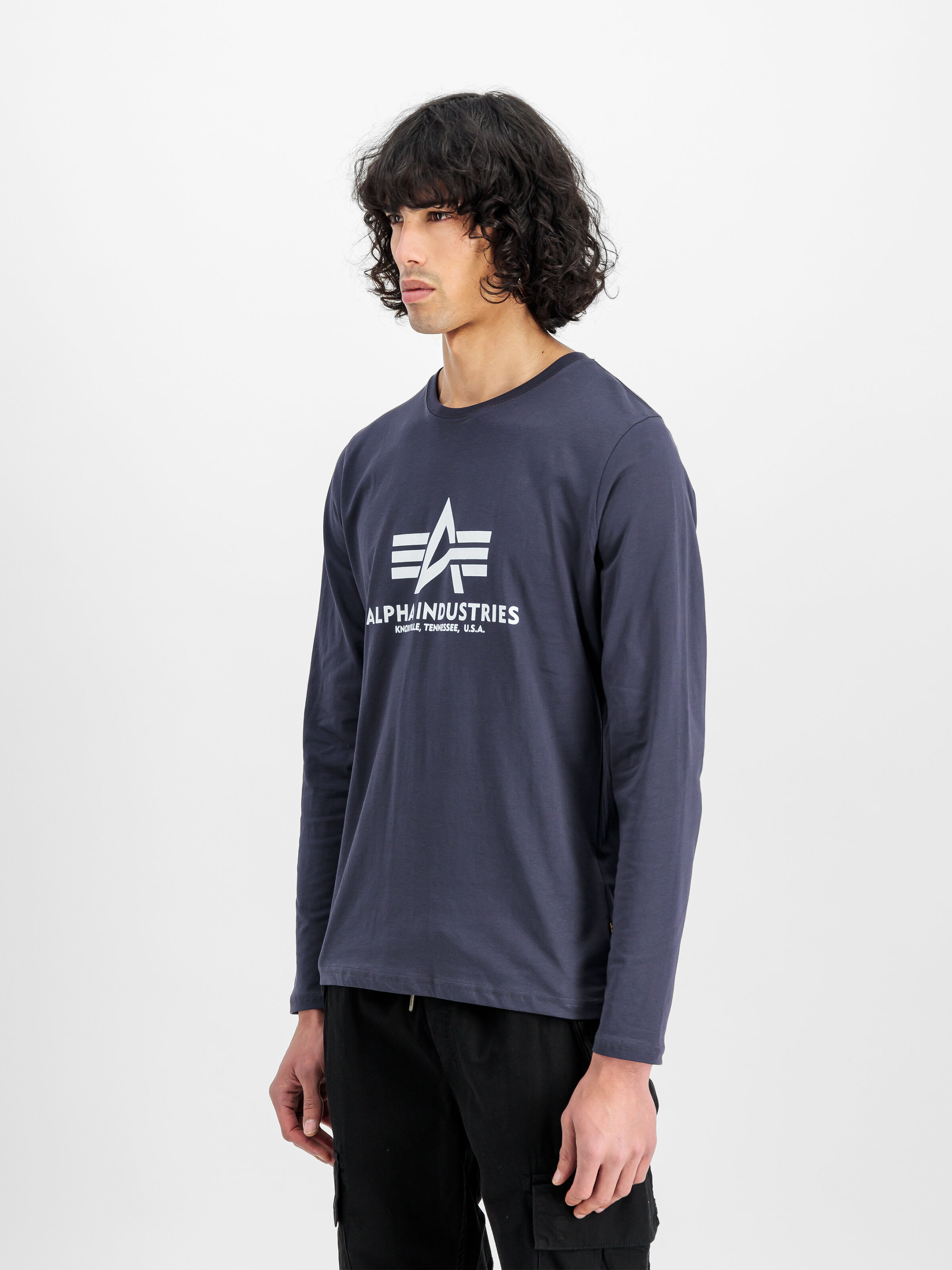 Basic Big Logo Longsleeve navy 100510_02_2_model_00003_127687