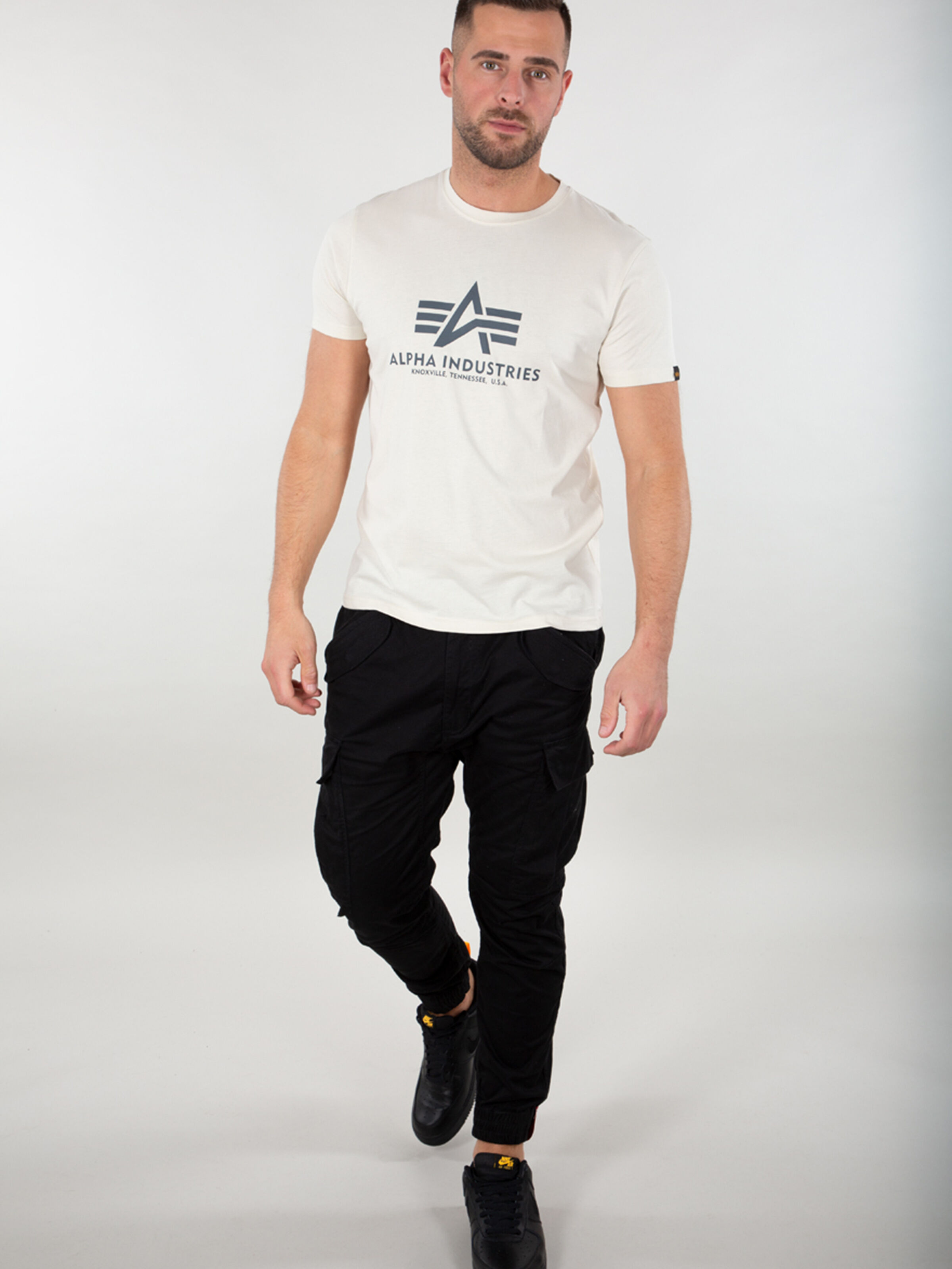 Basic Big Logo T-Shirt jet stream white 100501_578_alphaindustries_basic_t_003_182684
