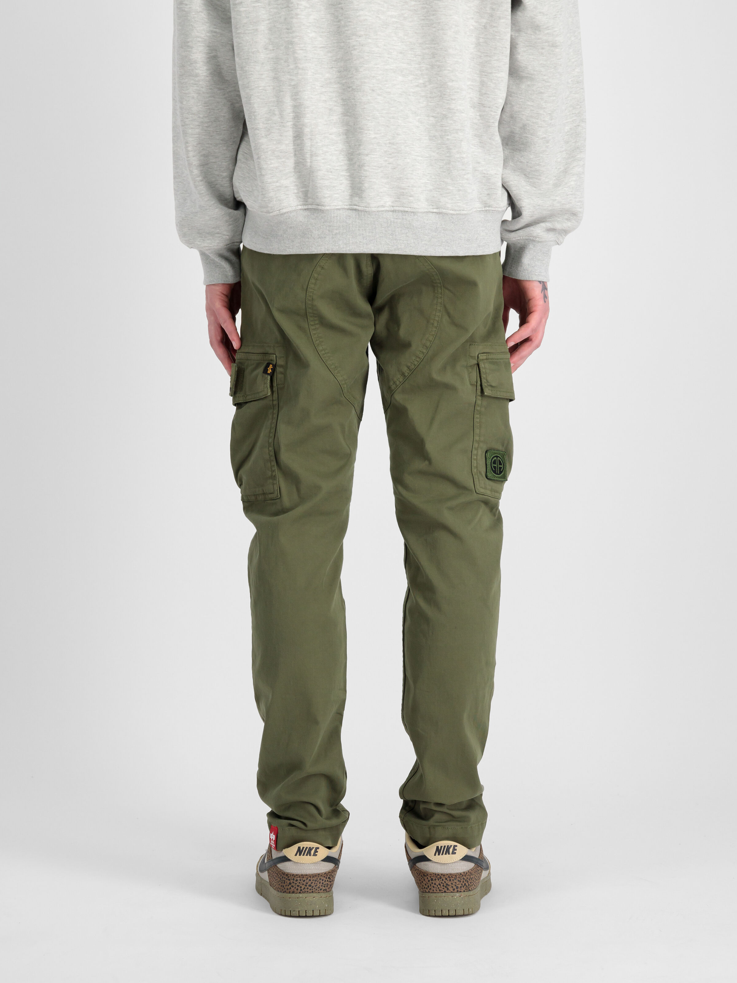 Petrol Patch Pant dark olive 178207_142_2_model_00005_97634