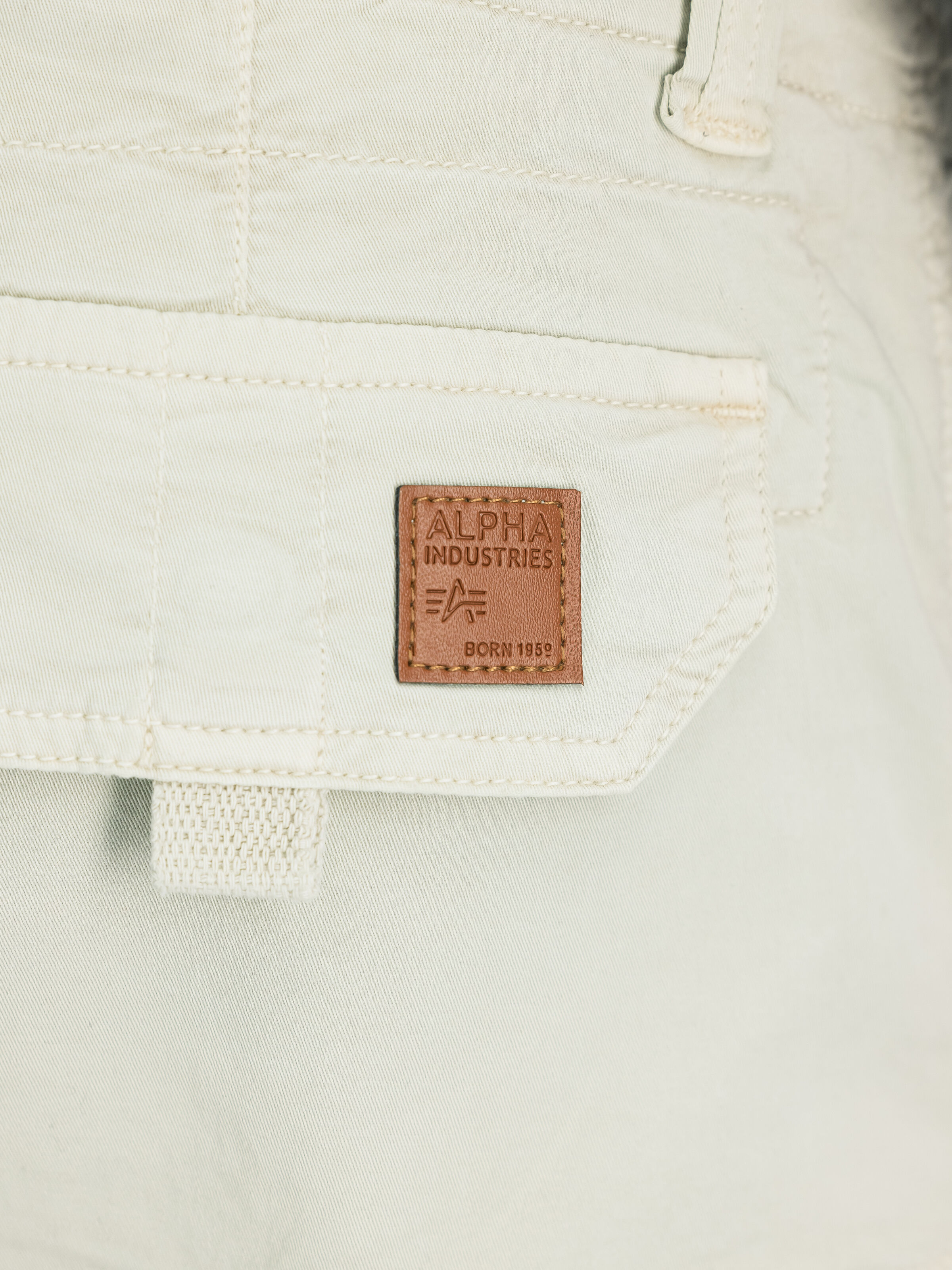 Crew Patch Short stone 186209_10_3_detail_00001_209736