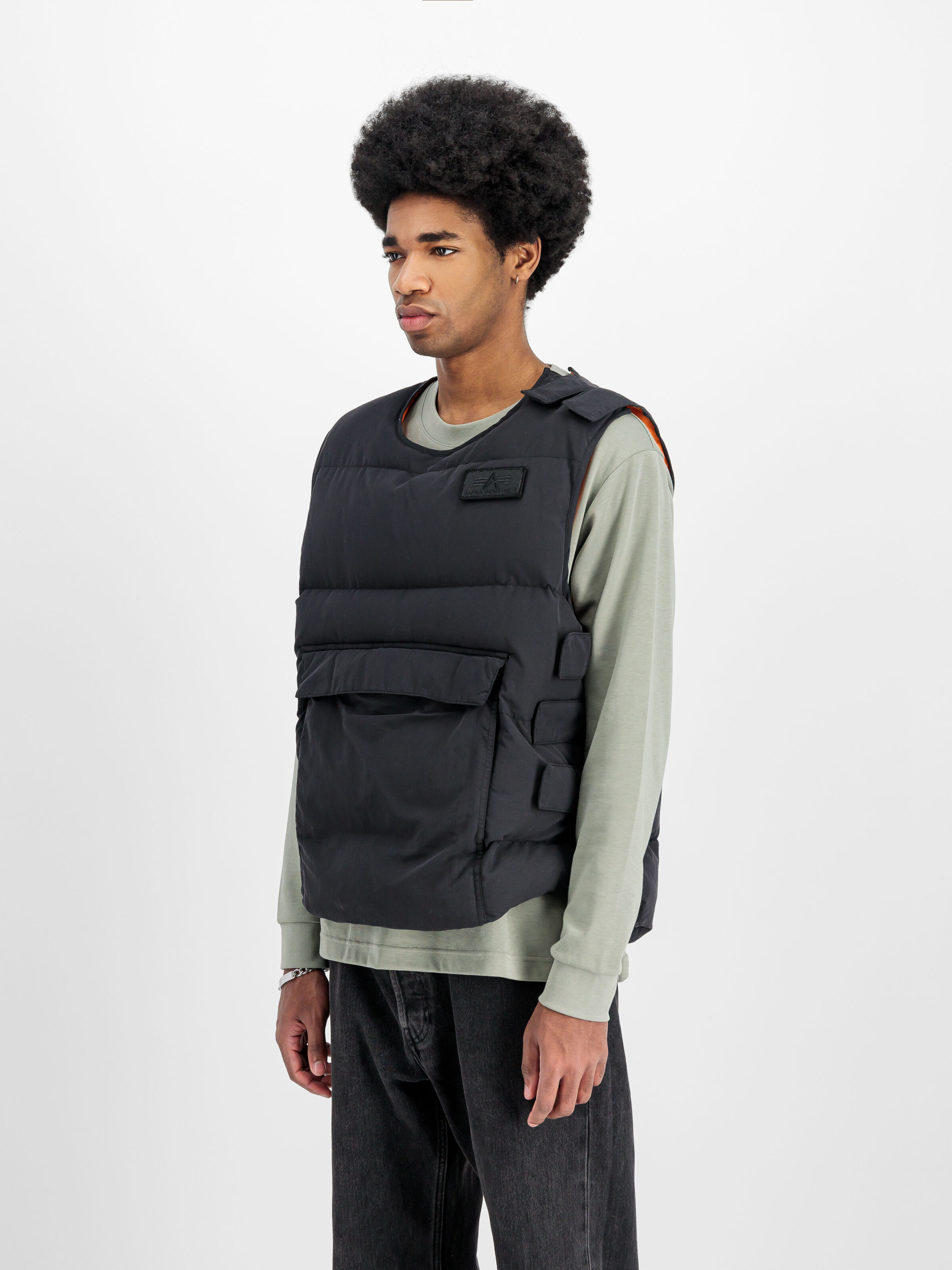 Protector Puffer Vest black 138125_03_2_model_00003_131017