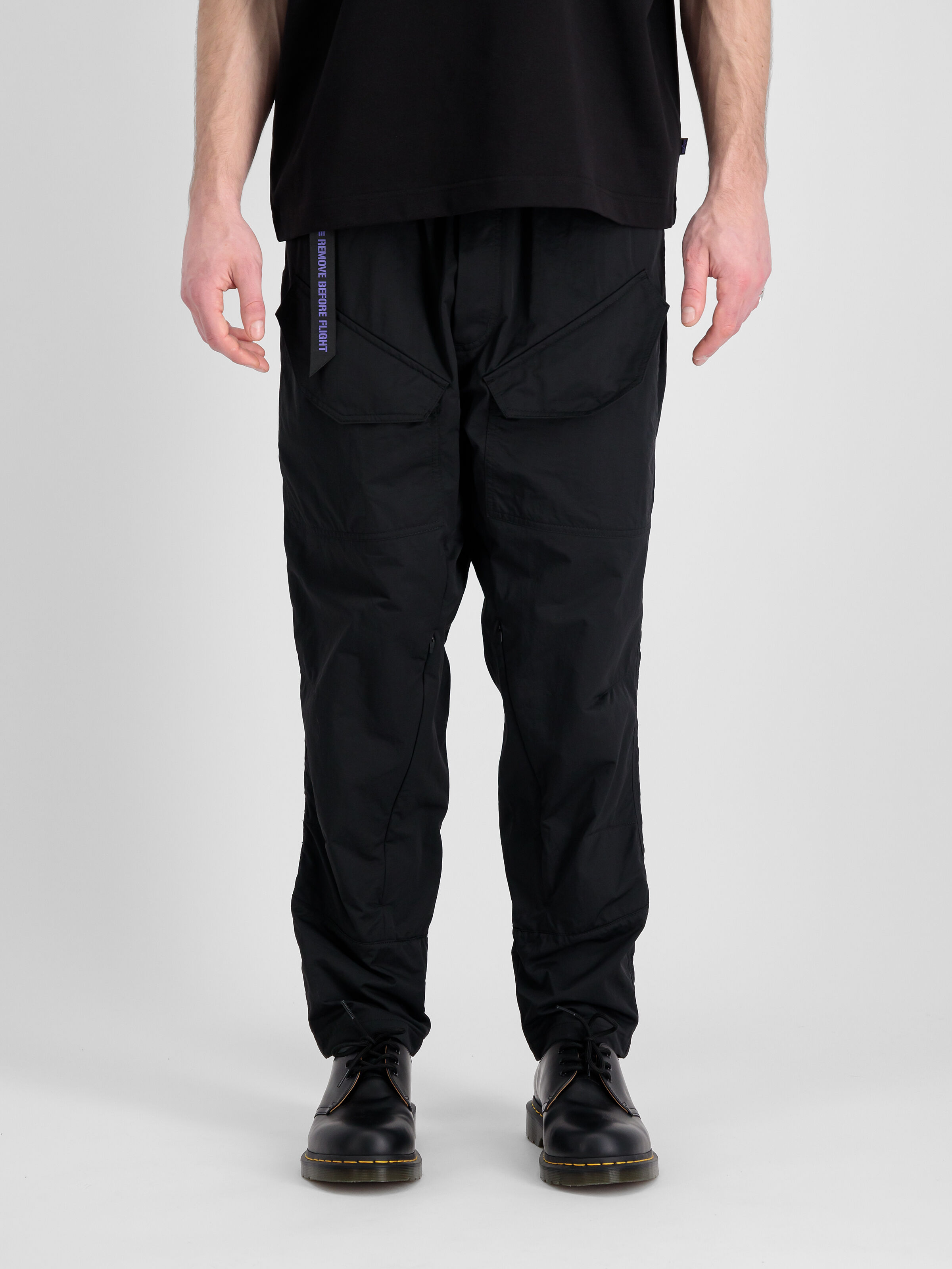 Utility UV Pant black 146206UV_03_2_model_00003_102922.jpg