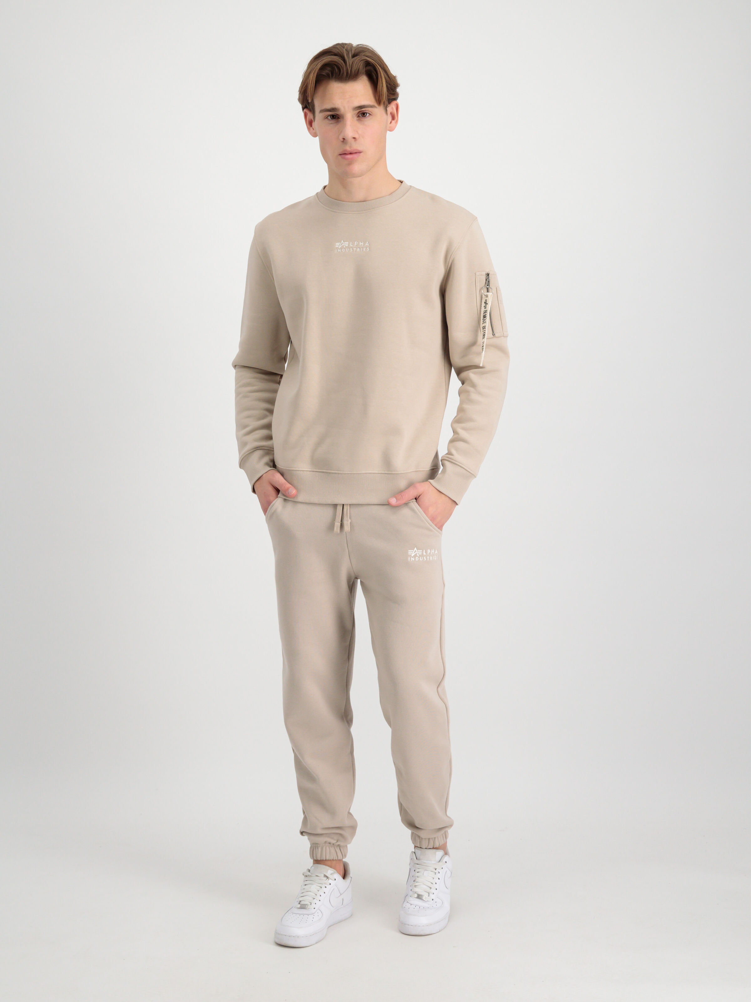 106364_627_alpha_industries_organics_emb_regular_jogger_005_182918