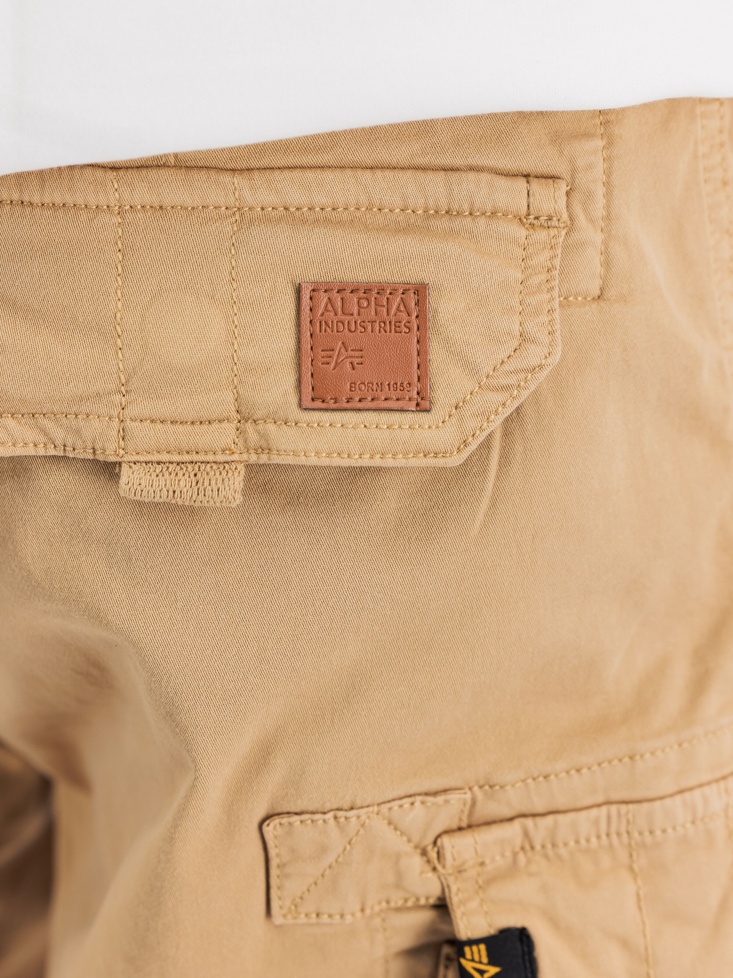Crew Patch Short sand 186209_14_3_detail_00001_215994