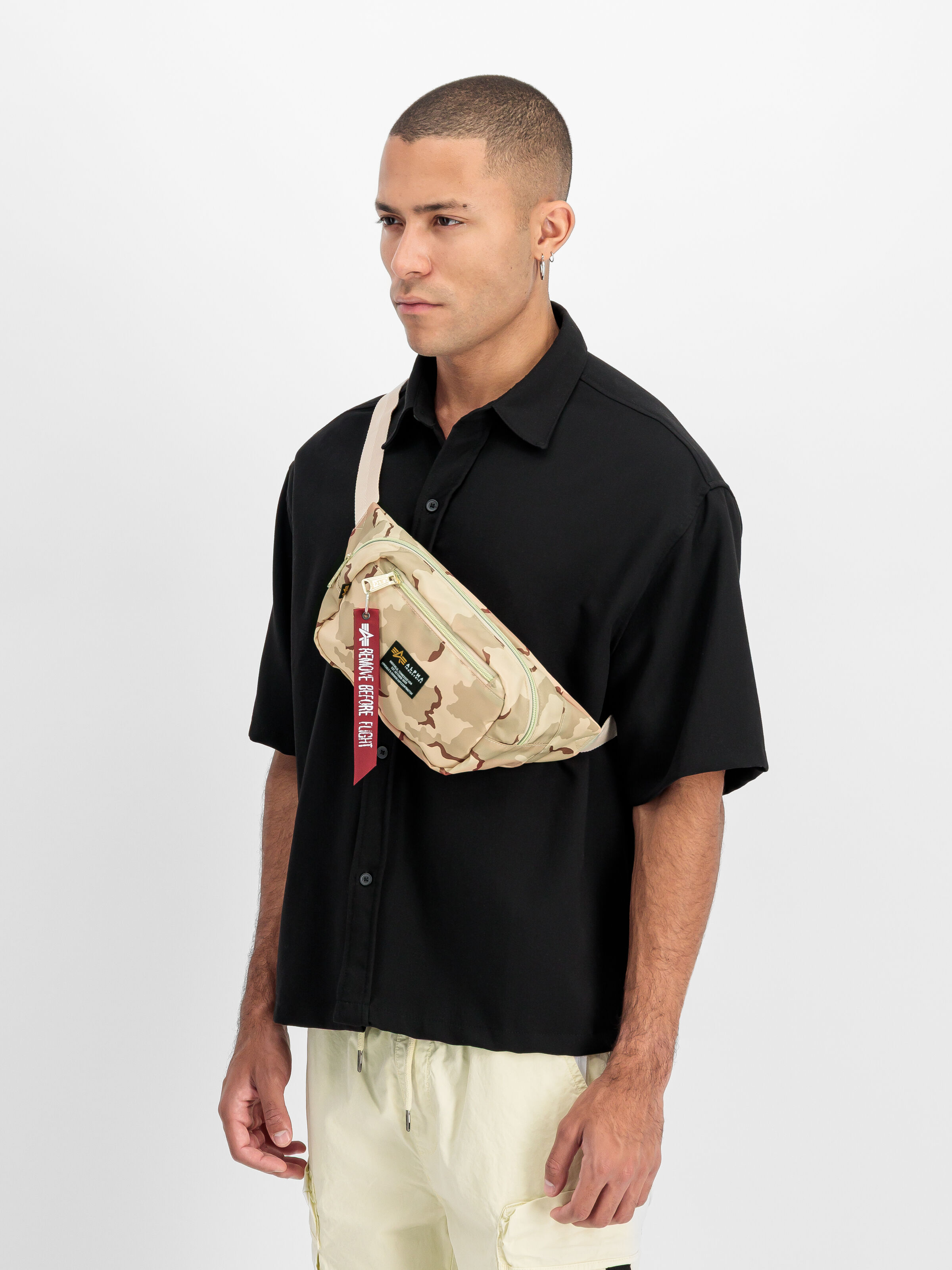 Crew Camo Waist Bag desert camo 91 small 196923C_900_2_model_00001_210095