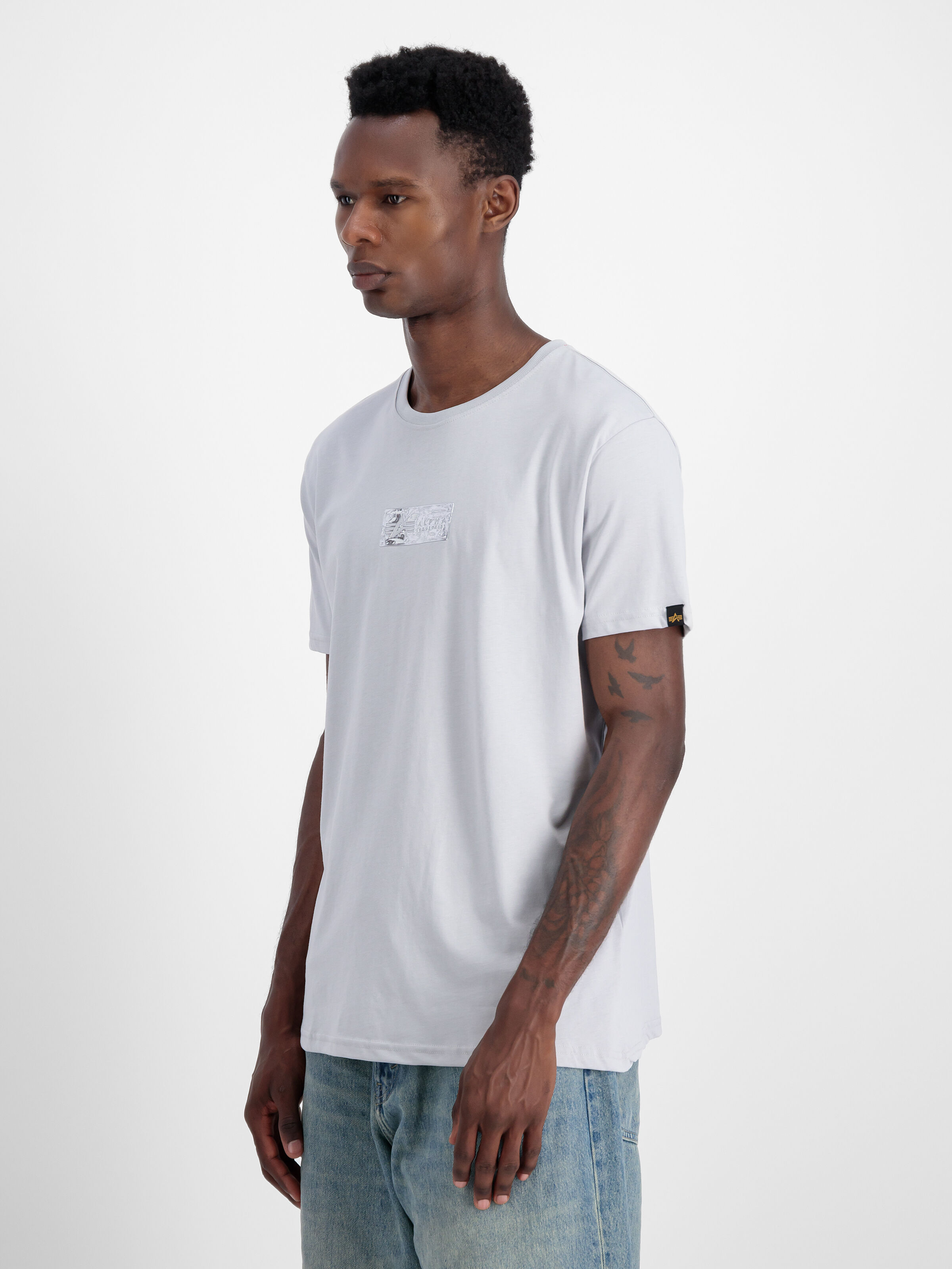 Metal Plate T-Shirt pastel grey 148514_666_2_model_00003_98254