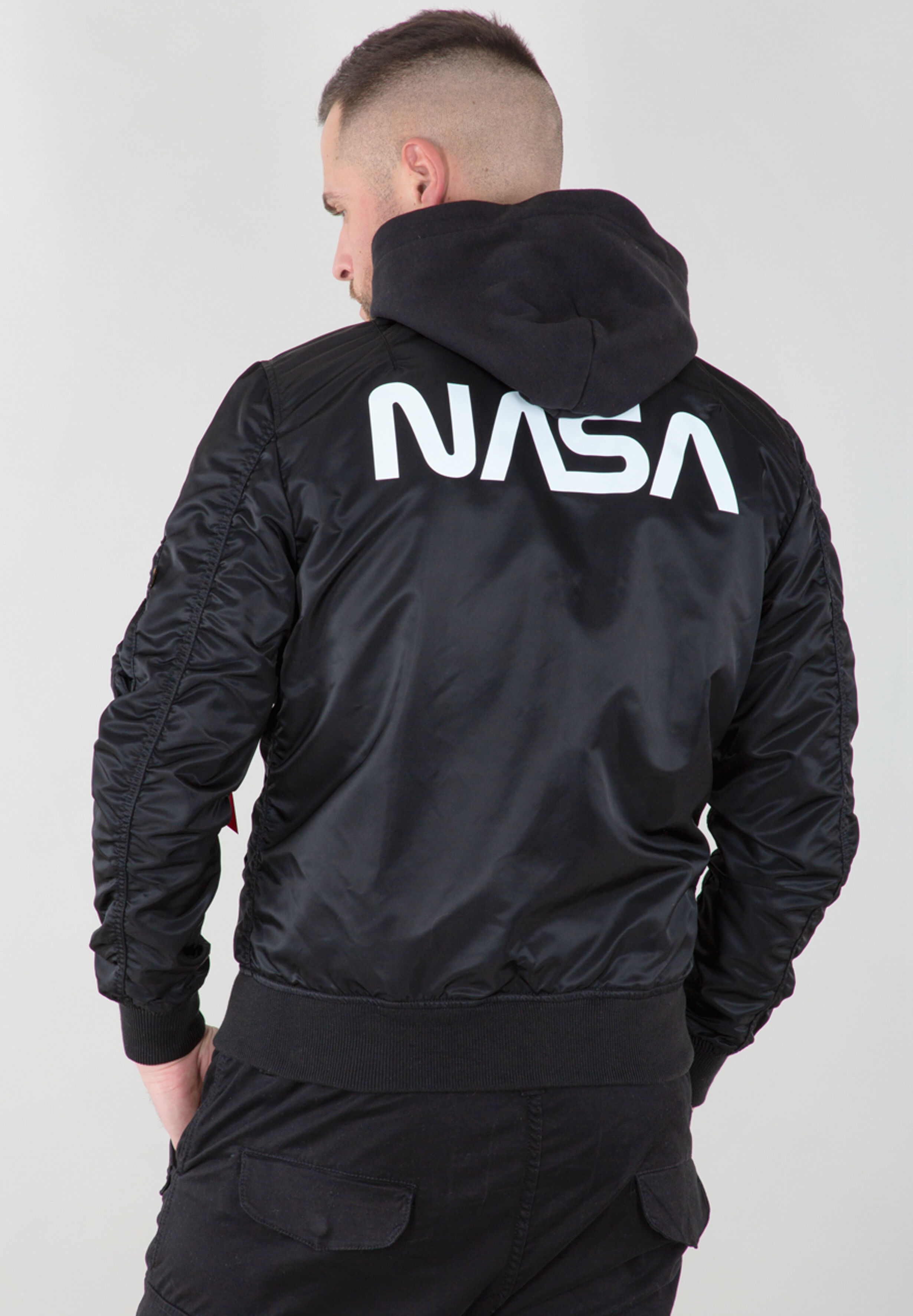 MA-1 Light Weight NASA Glow Reversible Hooded Bomber Jacket black 116106_03_alpha_industries_ma_1_lw_hd_nasa_glow_rev_006_123651