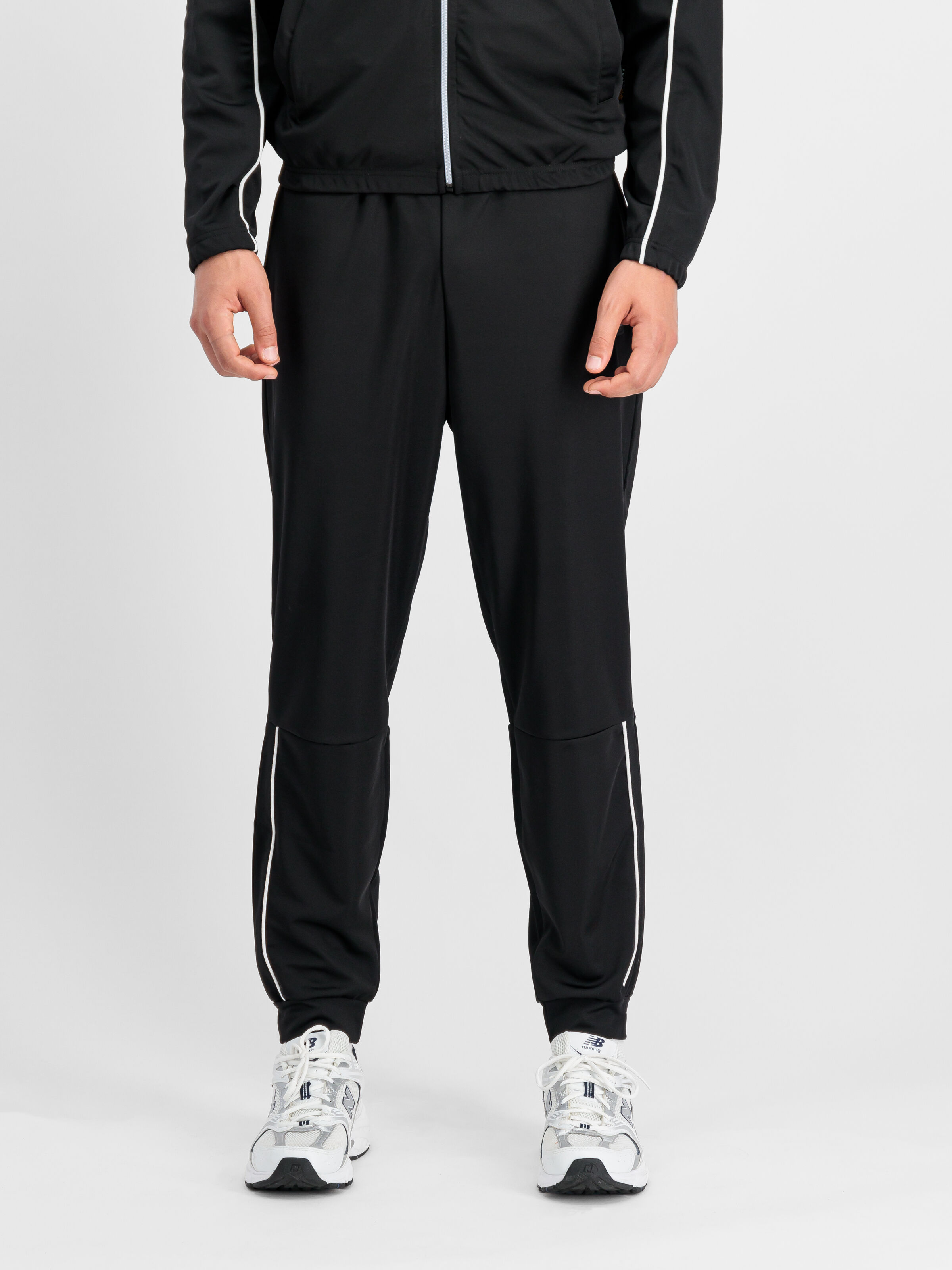 Essential Track Jogger black