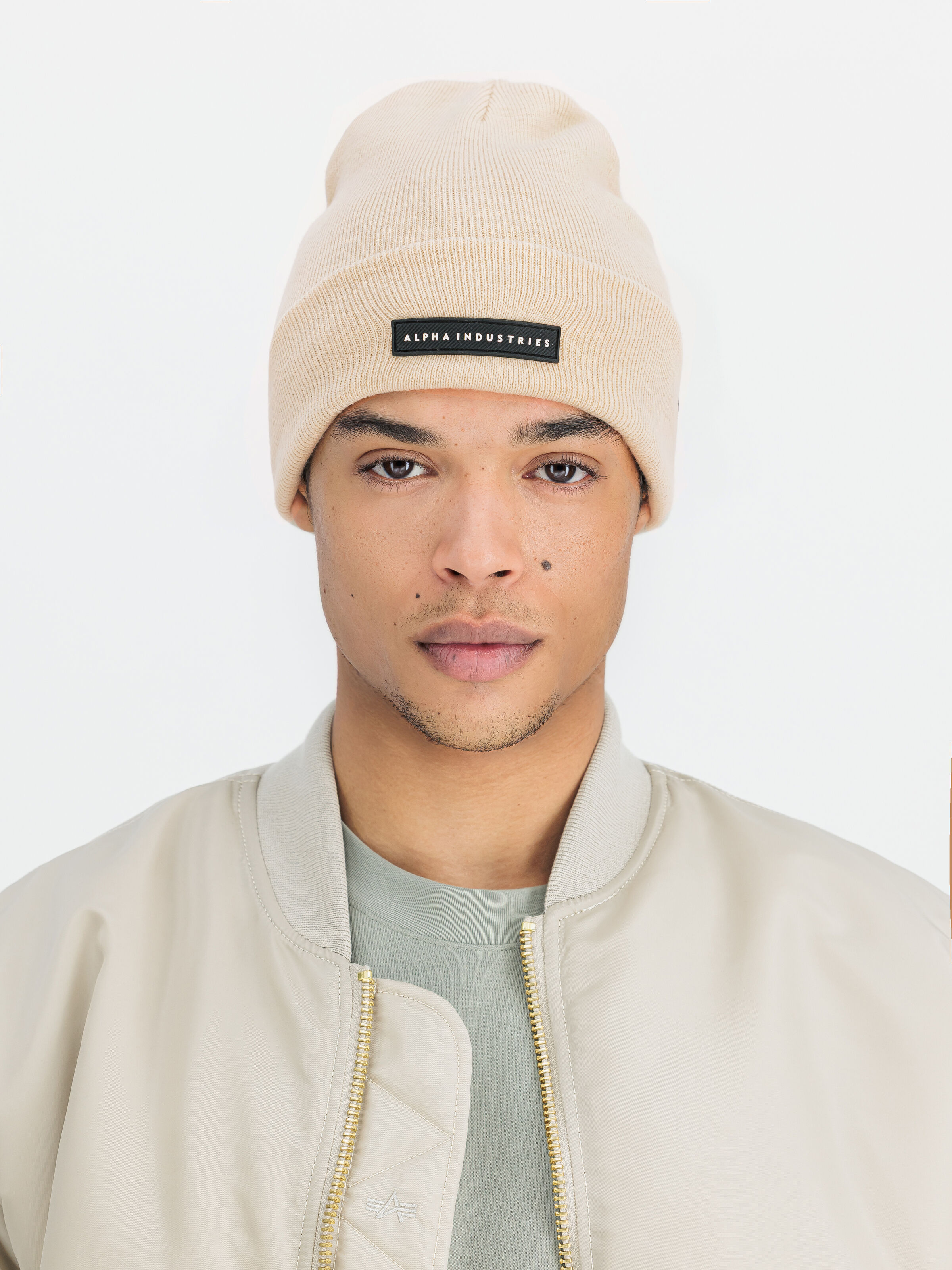Rubber Logo Beanie organic beige 258902_627_2_model_00001_161745