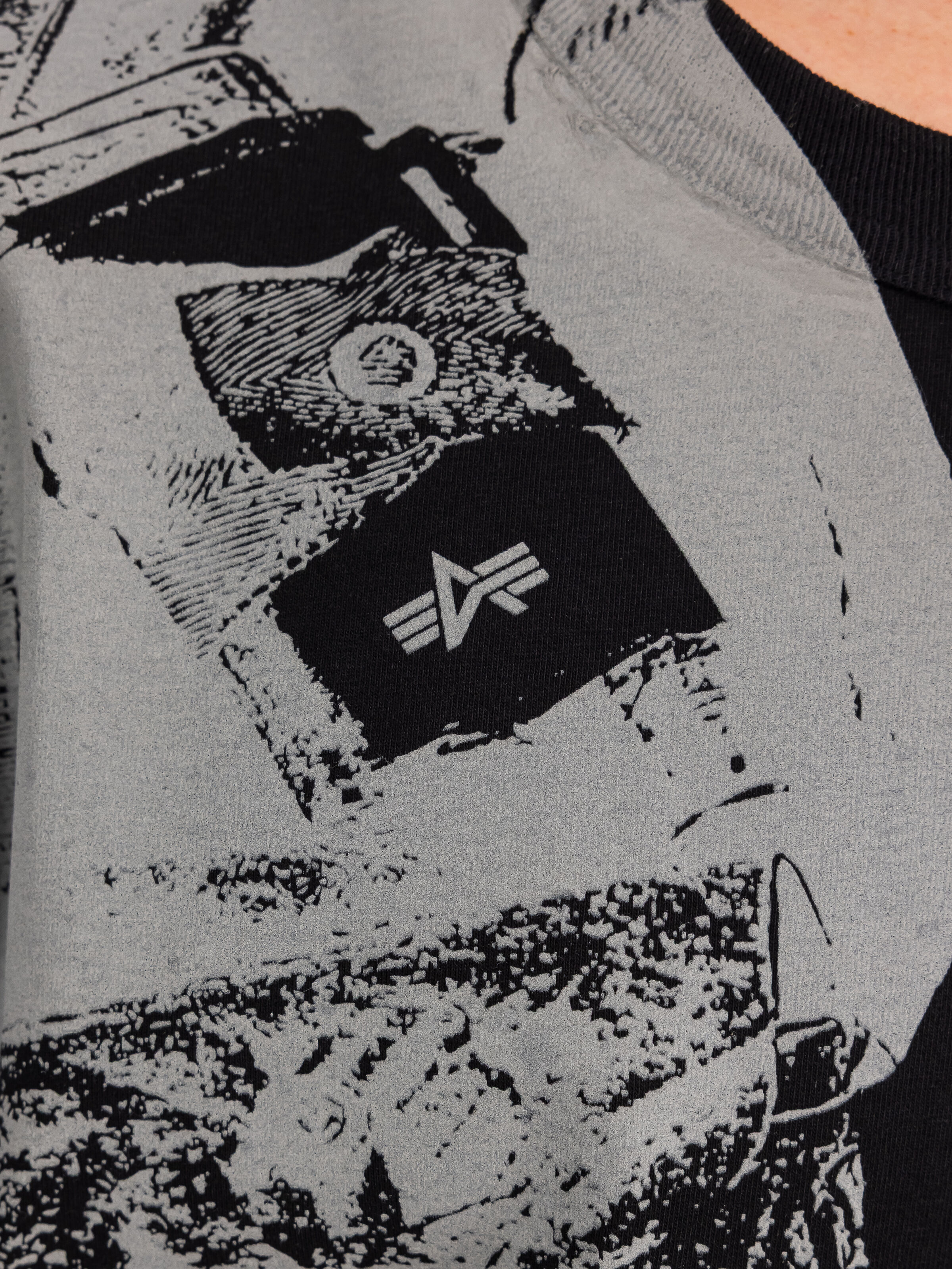 ALPHA x ICE CREAM Essential T-Shirt black 268570_03_3_detail_00001_244852