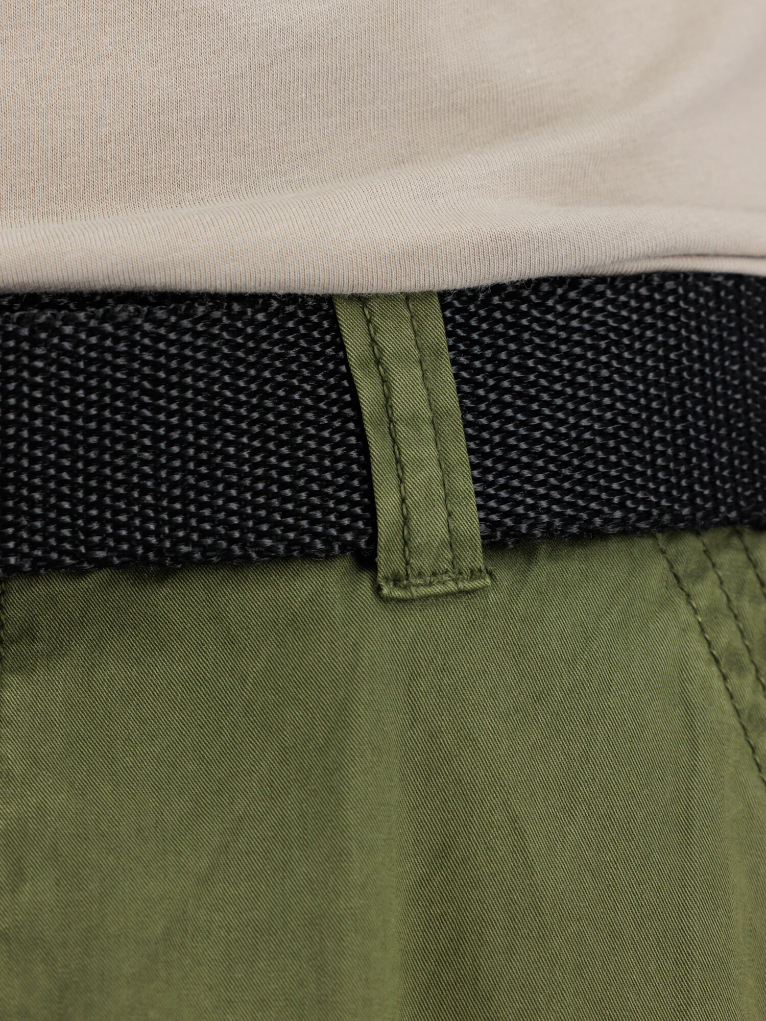 Alpha Short dark olive 136250_142_alpha_industries_alpha_short_007_123966