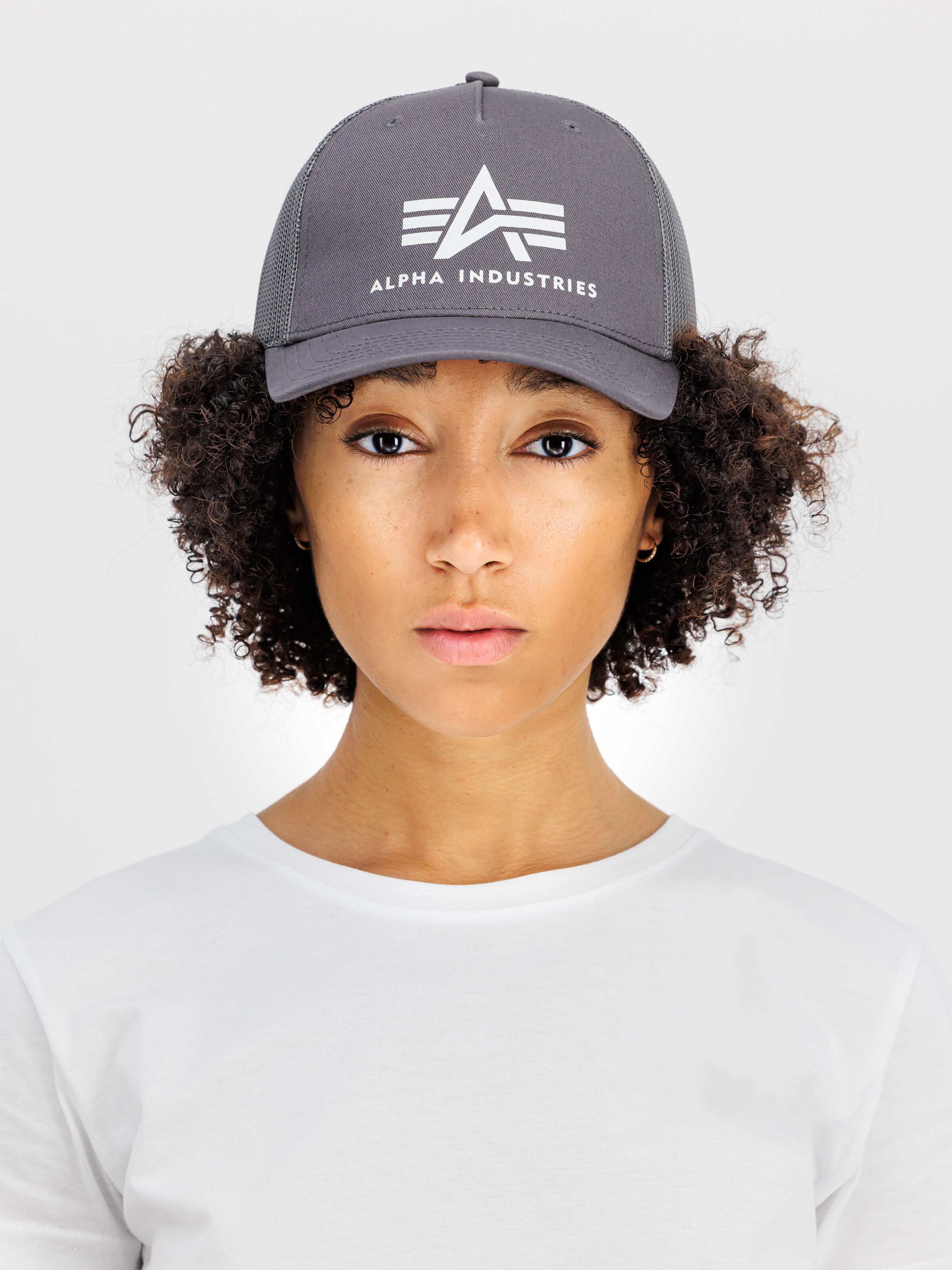 Basic Trucker Cap vintage grey 186902_684_2_model_00001_110766