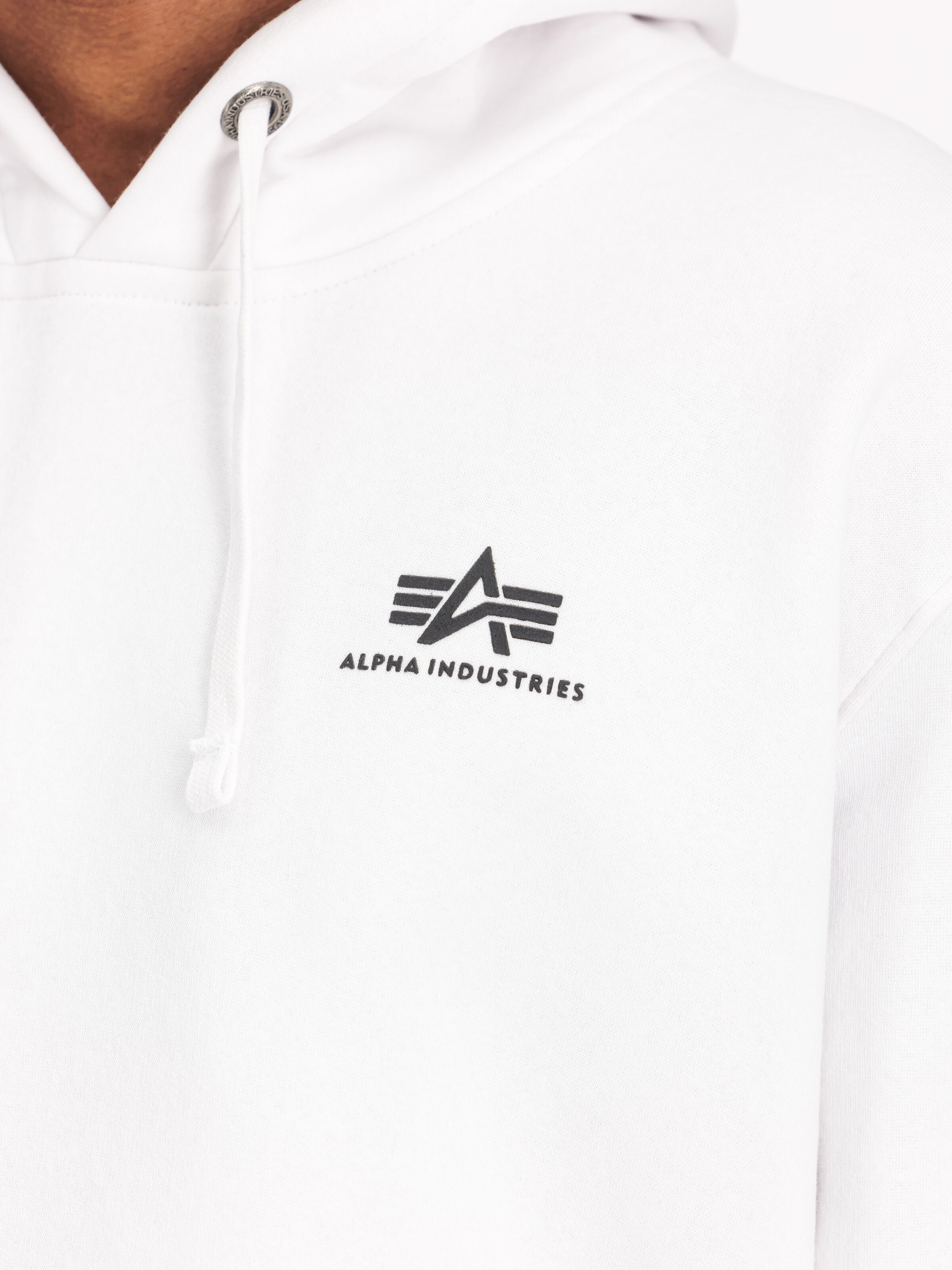 Basic Small Logo Hoodie white 196318_09_3_detail_00001_131610
