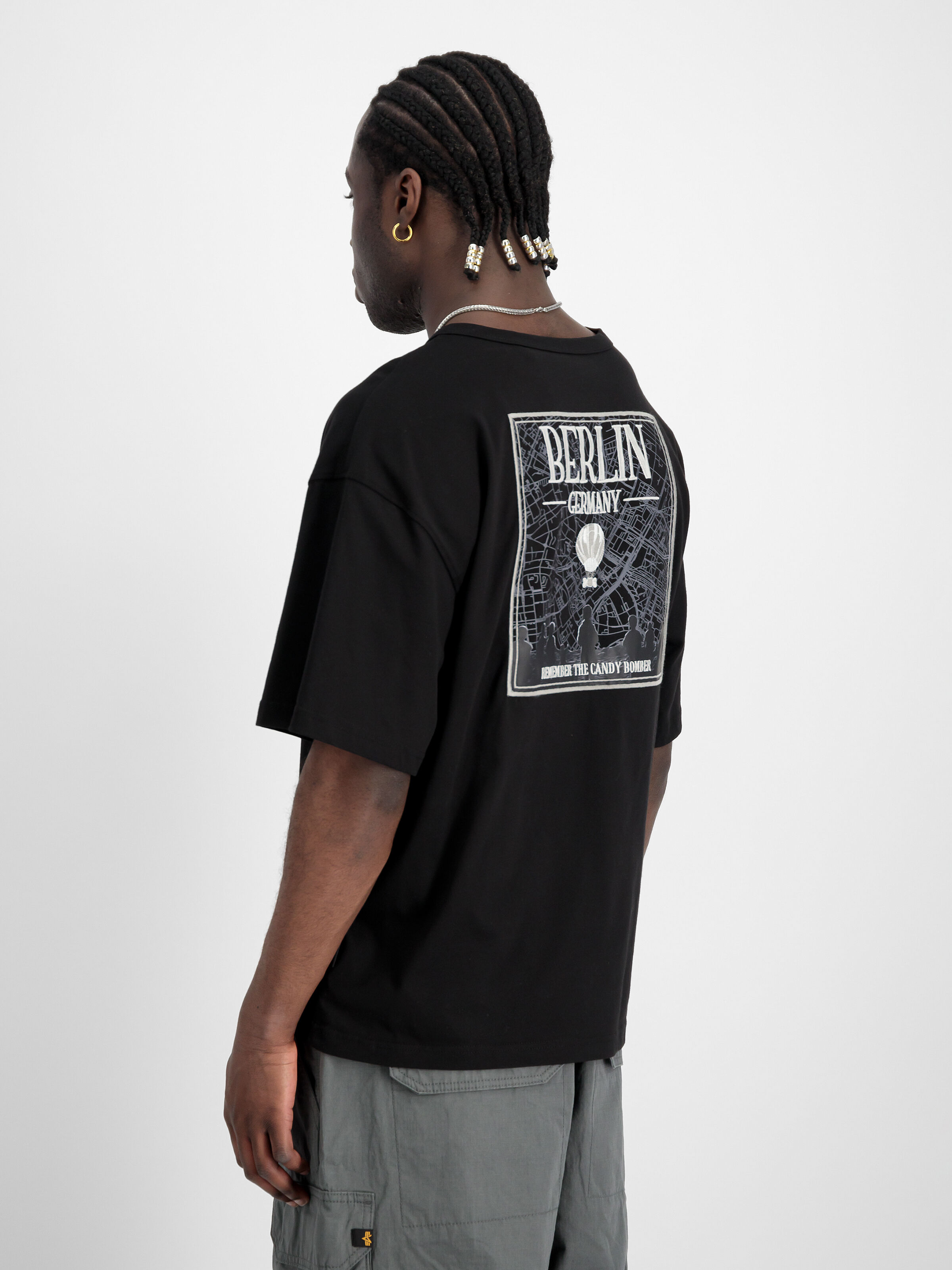 Berlin Candy Bomber Backprint T-Shirt black 148515_03_2_model_00004_98226