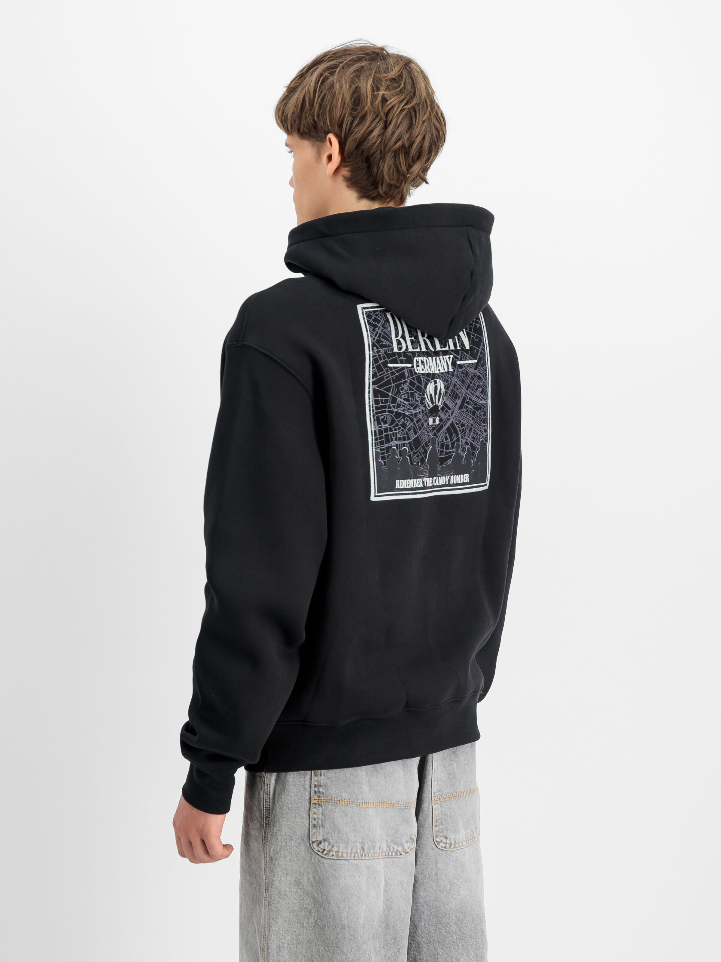 Berlin Candy Bomber Backprint Hoodie black 148340_03_2_model_00004_107980