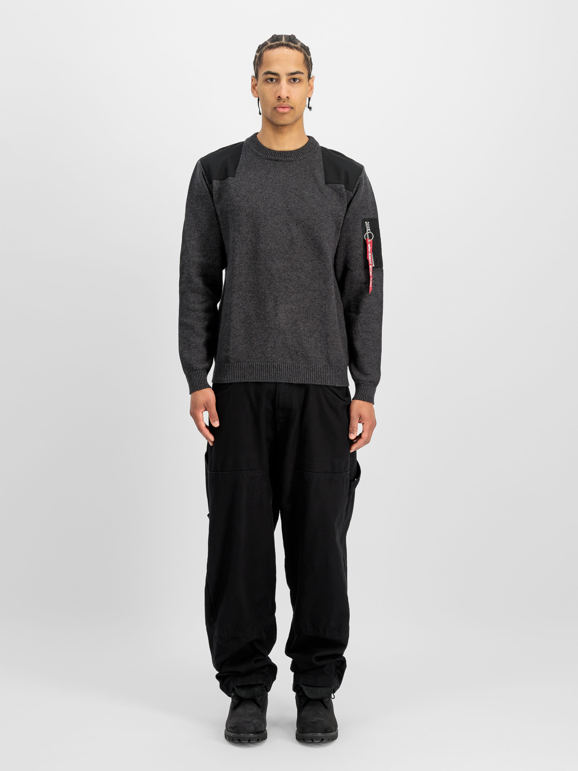 Knitted Utility Sweatshirt black 268401_03_2_model_00001_236525