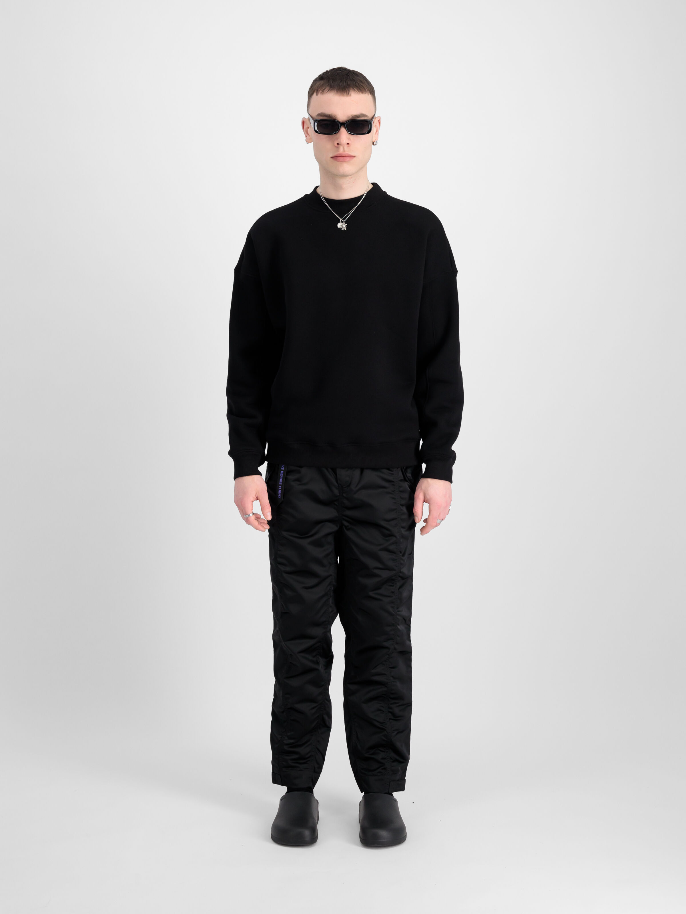 UV Sweatshirt black 146302UV_03_2_model_00001_99146