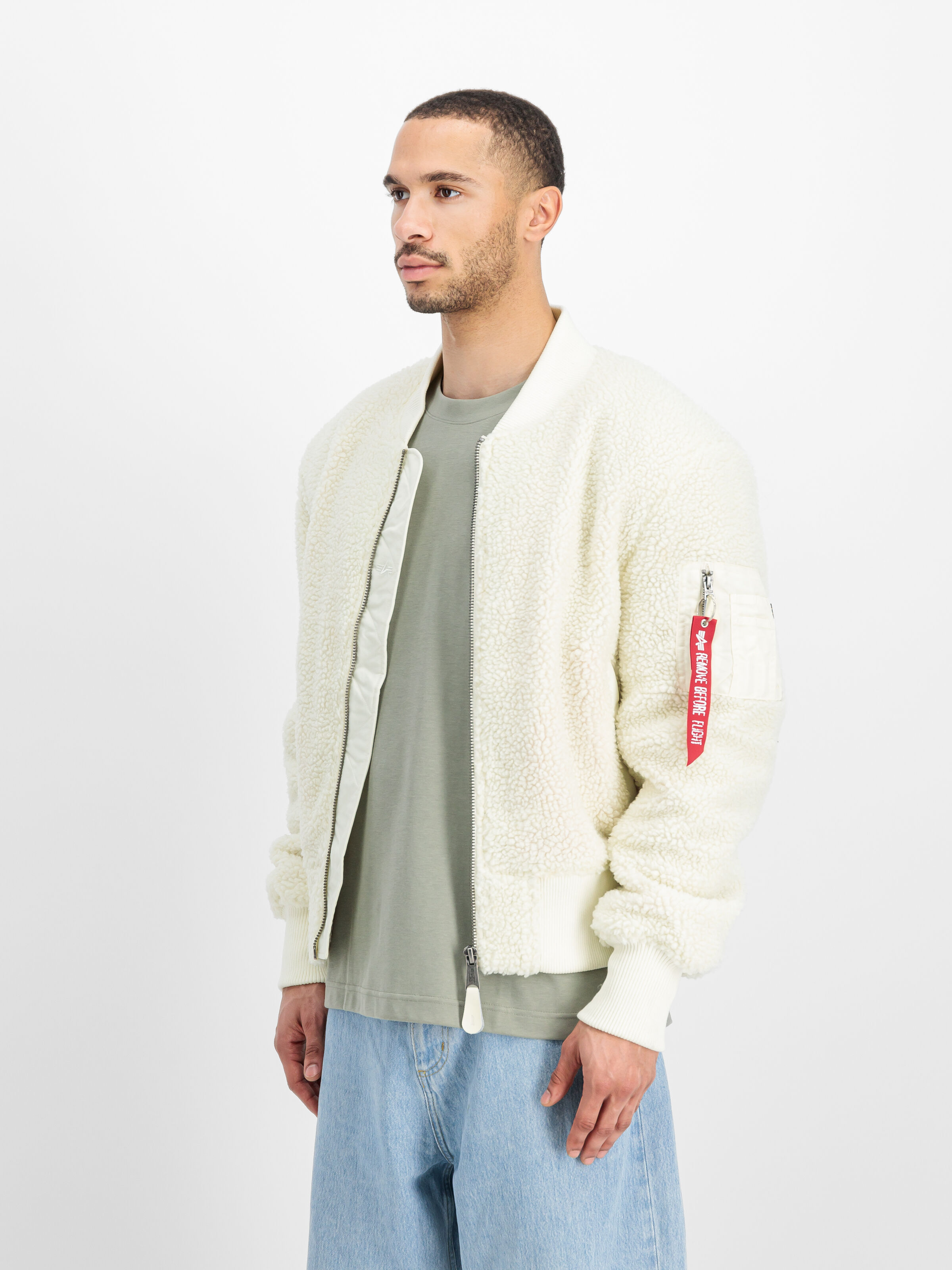 MA-1 Teddy Jacket off white 108102_16_2_model_00003_125293