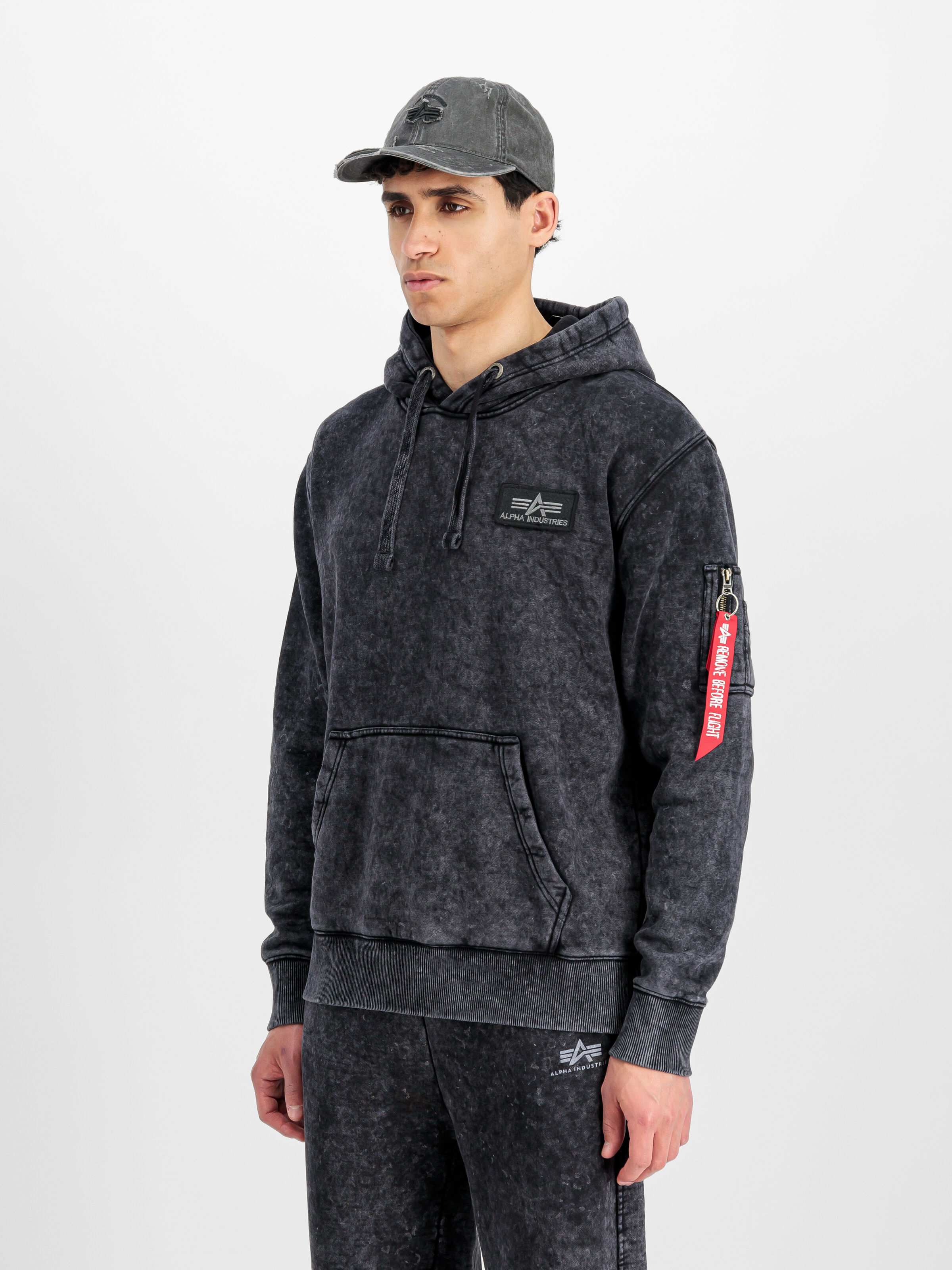 Backprint Vintage Hoodie black 178318V_03_2_model_00002_166451