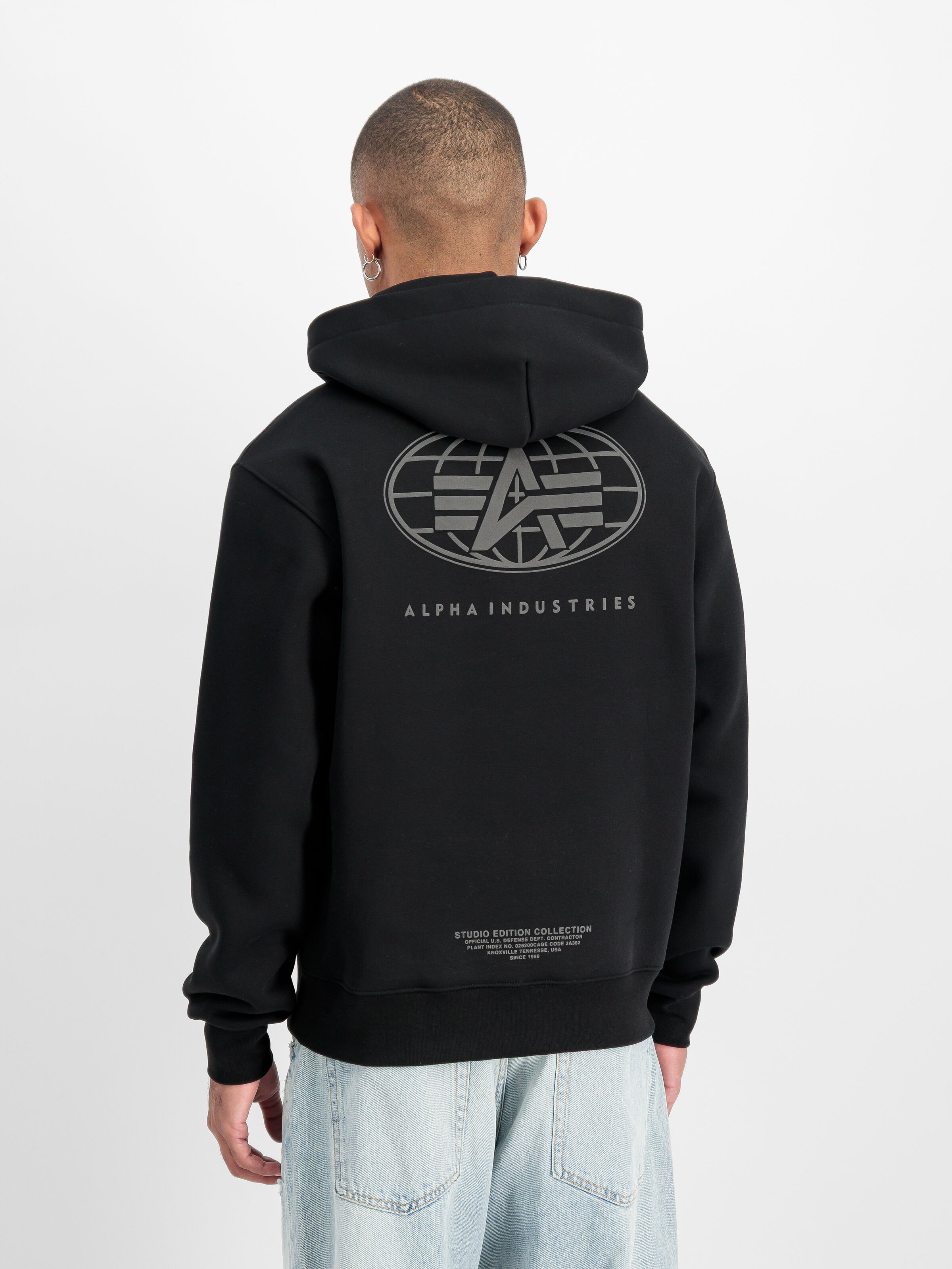 World Logo Backprint Hoodie black 258337_03_2_model_00003_210121