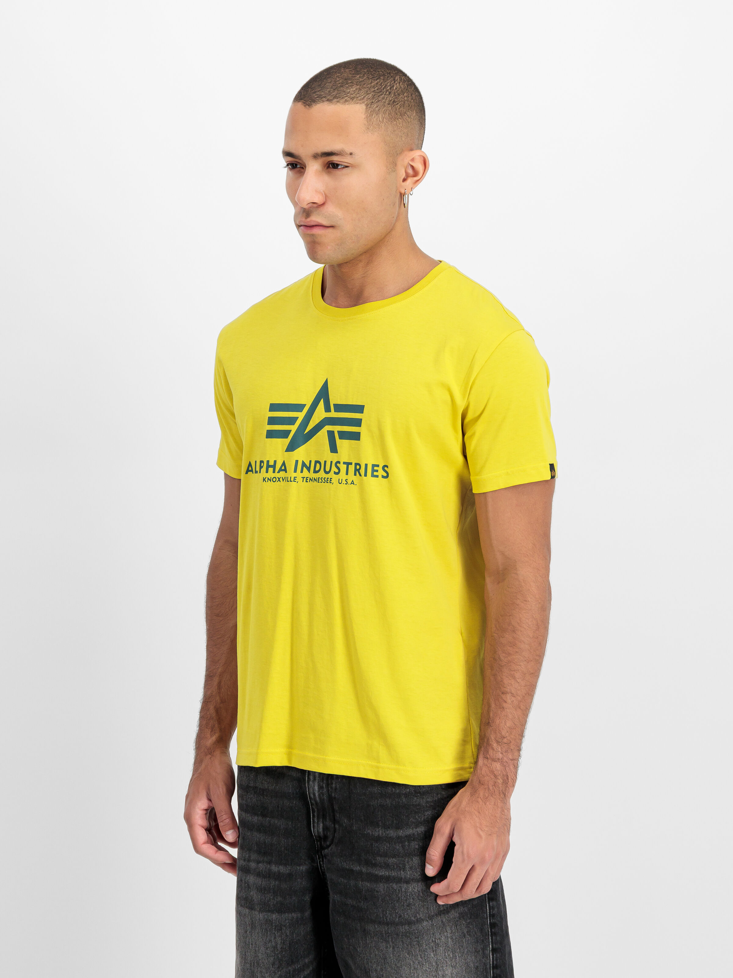 Basic Big Logo T-Shirt cyber 100501_71_2_model_00002_209237