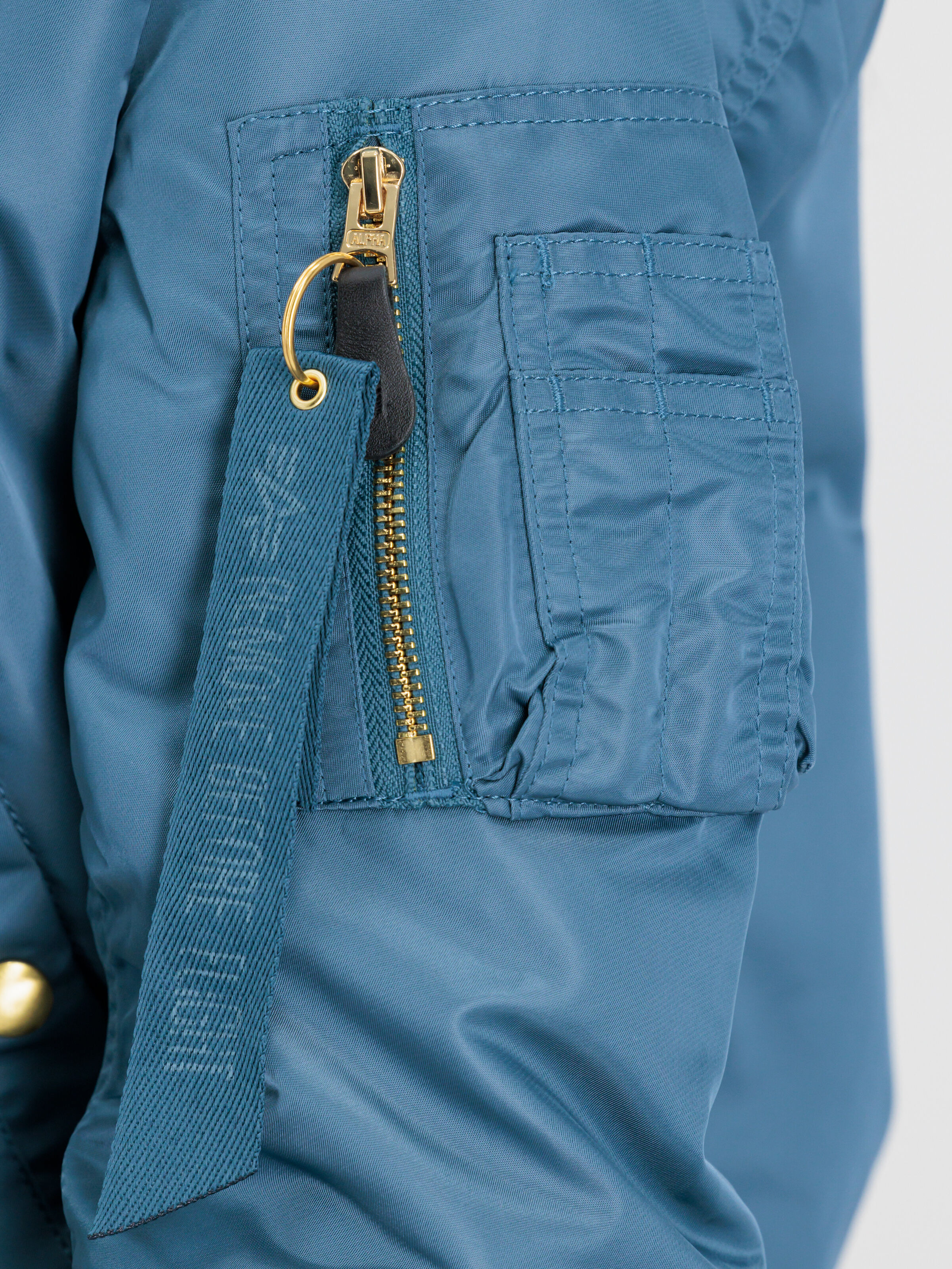 156001_678_alpha_industries_ma_1_vf_lw_wmn_007_221315