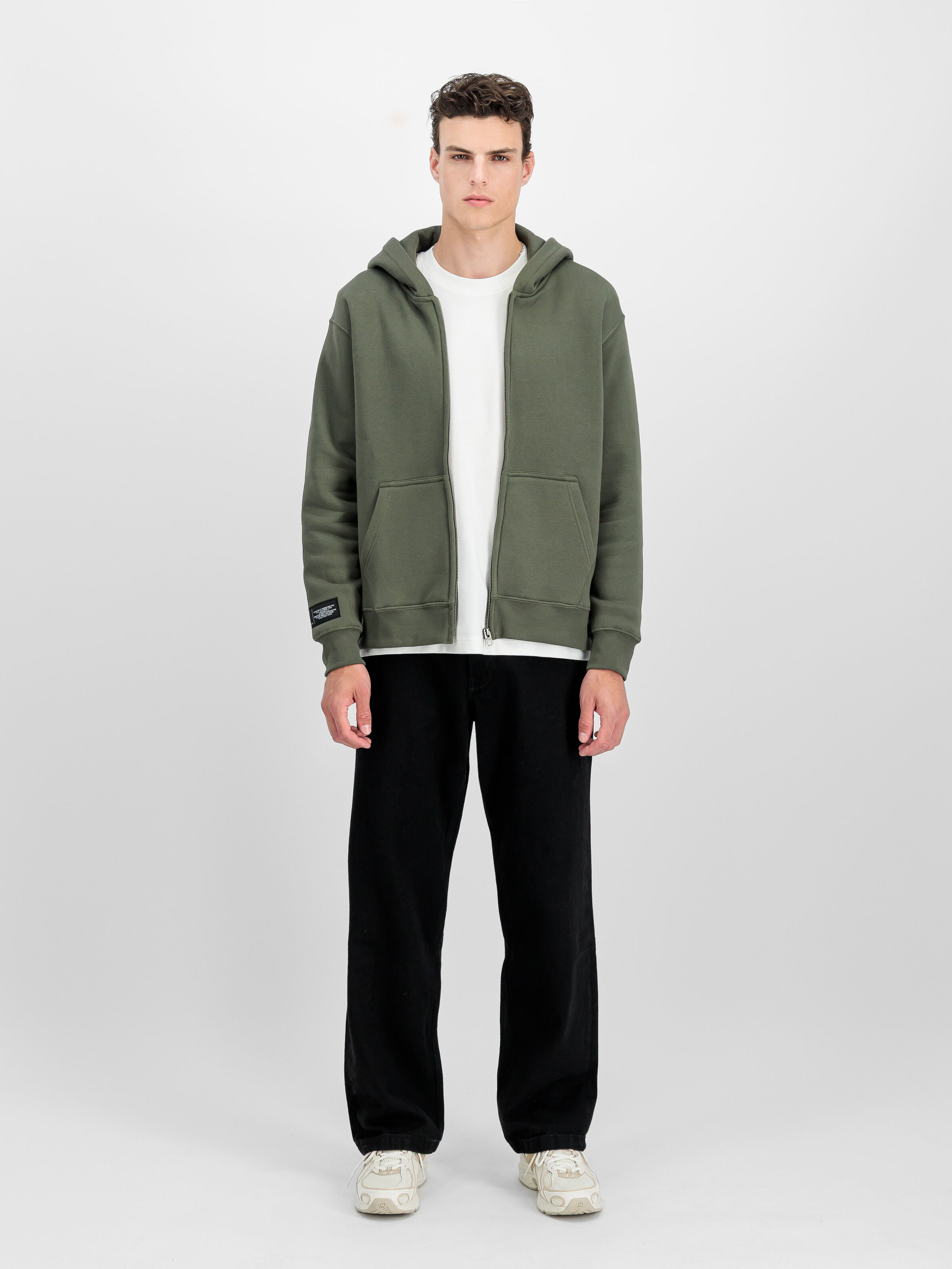 Label Zip Backprint Hoodie dark olive 258342_142_2_model_00001_184254