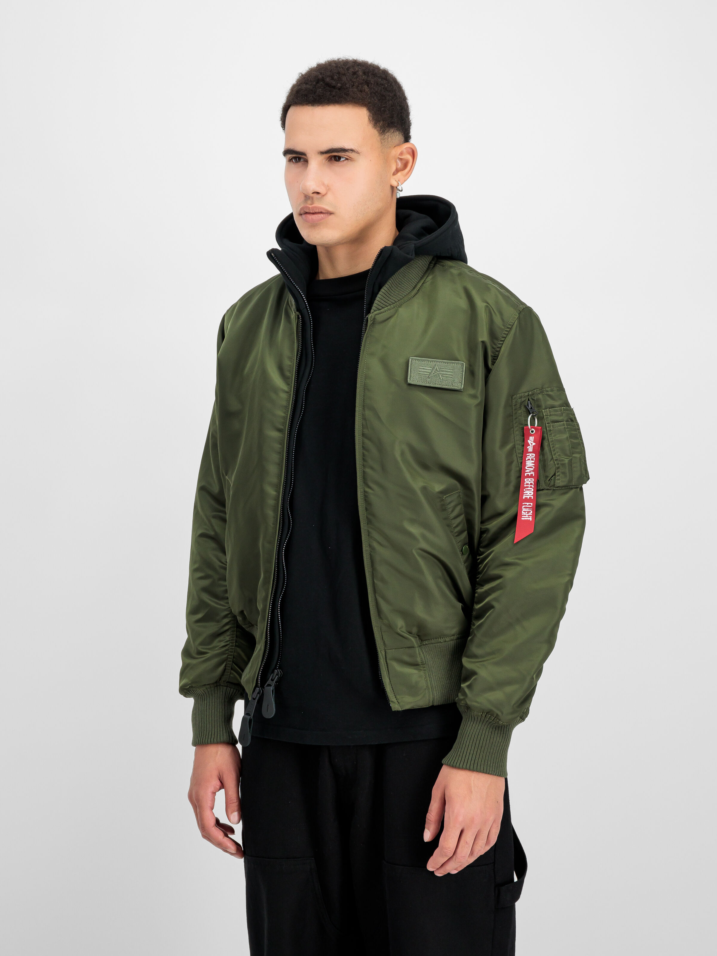 MA-1 D-Tec Hood Bomber Jacket darkgreen/black 183110_481_2_model_00002_185248