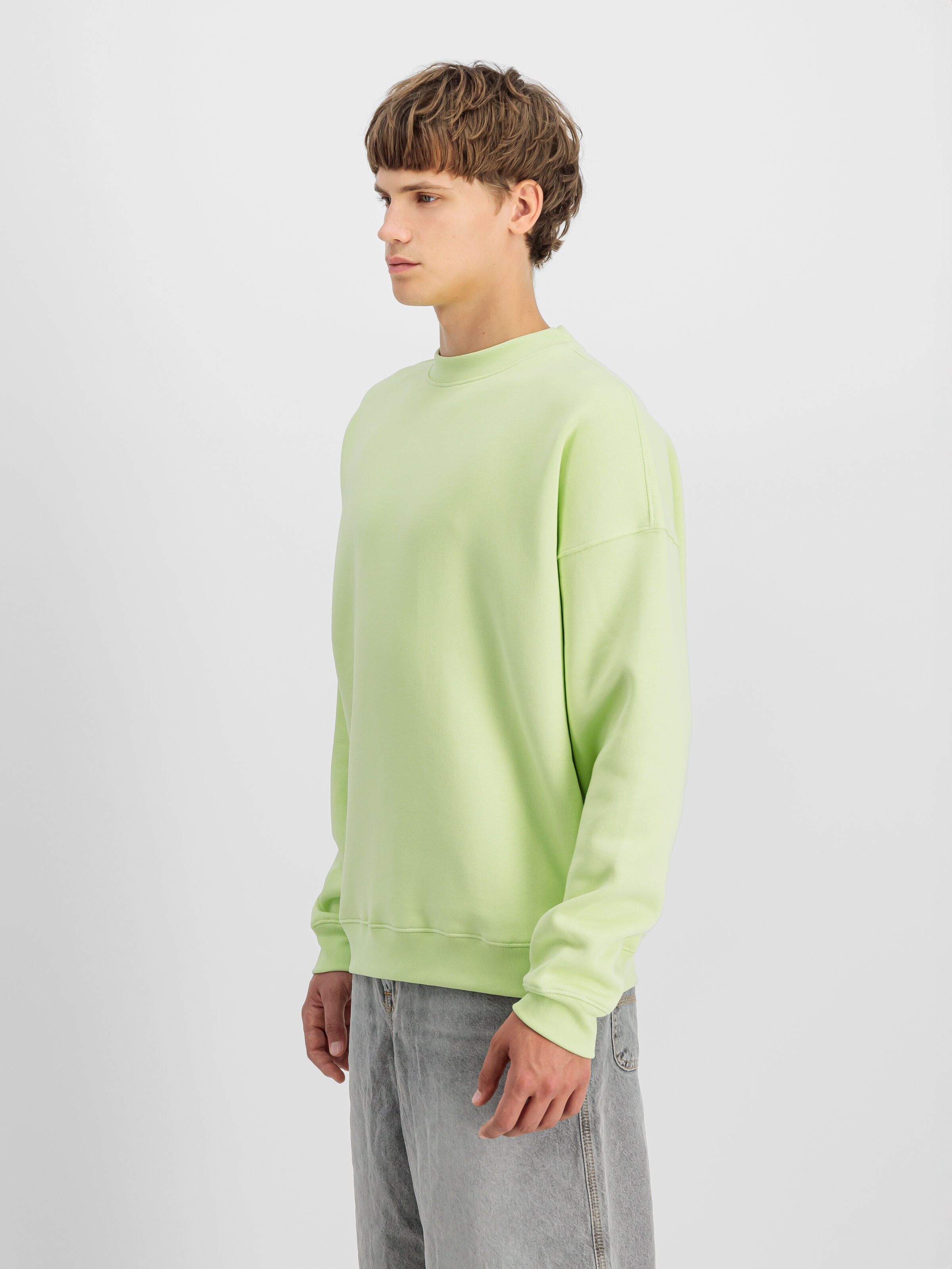 Logo Backprint Sweatshirt Arctic Lime 146304_722_2_model_00003_106352