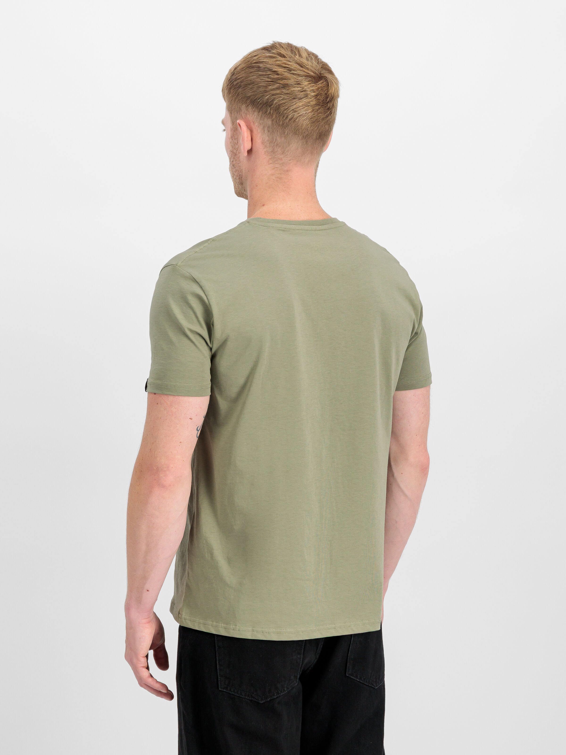 Basic Mid Logo T-Shirt olive 118533_11_2_model_00003_190865
