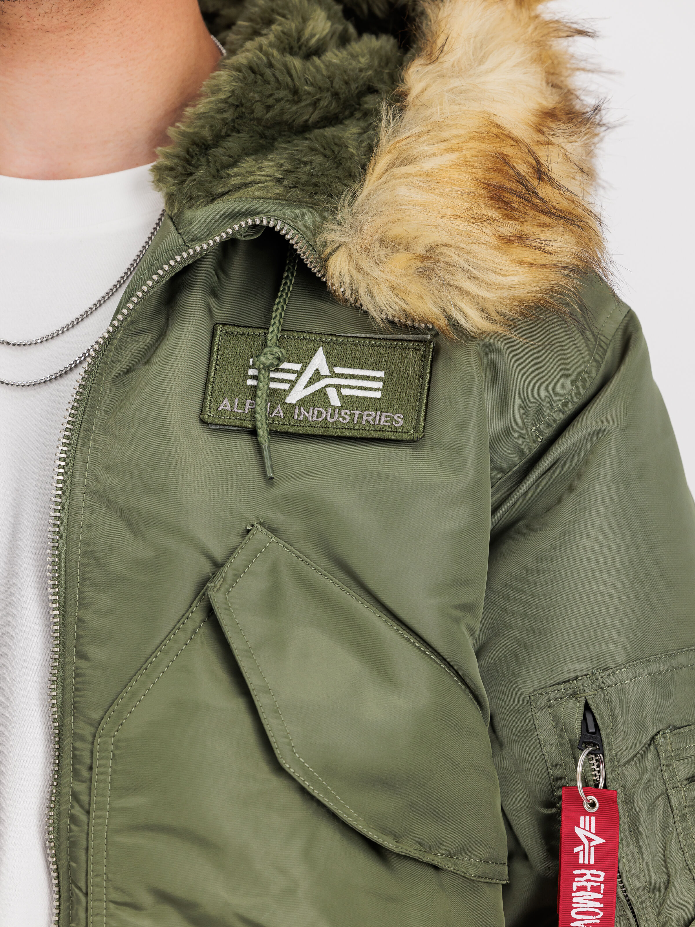 45/P Hooded Bomber Jacket sage-green 144103_01_3_detail_00001_125838