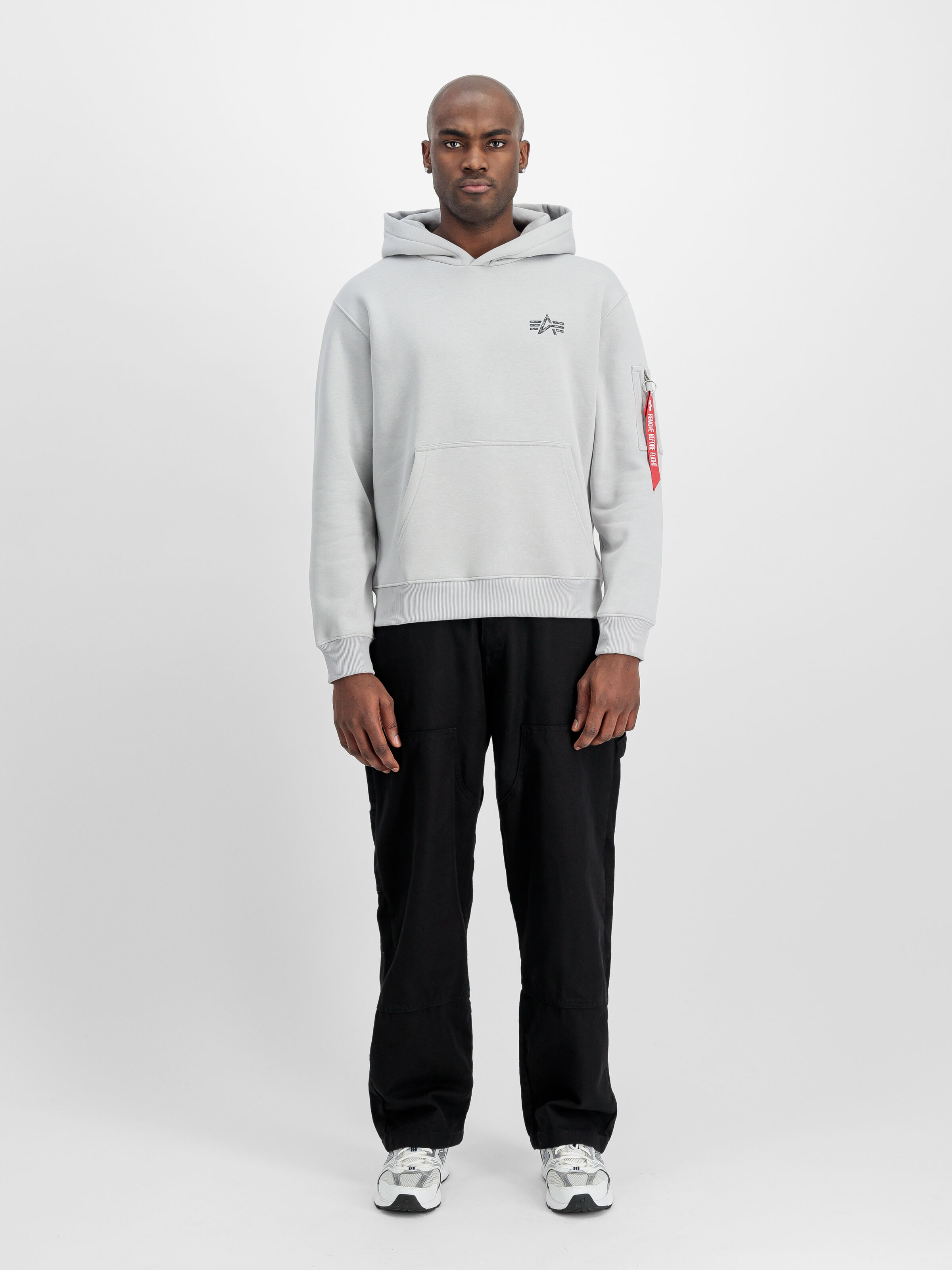 Signature Backprint Hoodie pastel grey 148341_666_2_model_00001_160547